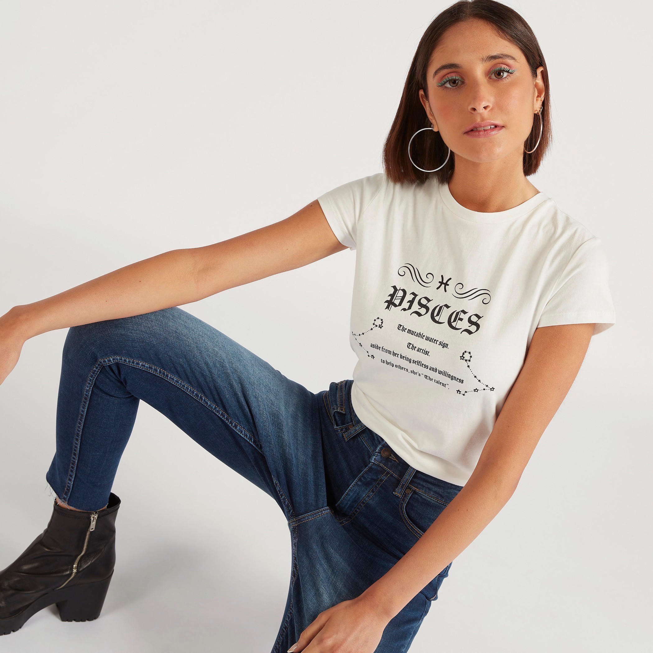 تيشيرت بياقة ضيّقة وأكمام كاب وطبعات حيوانات-women-clothing-tshirts-image-5