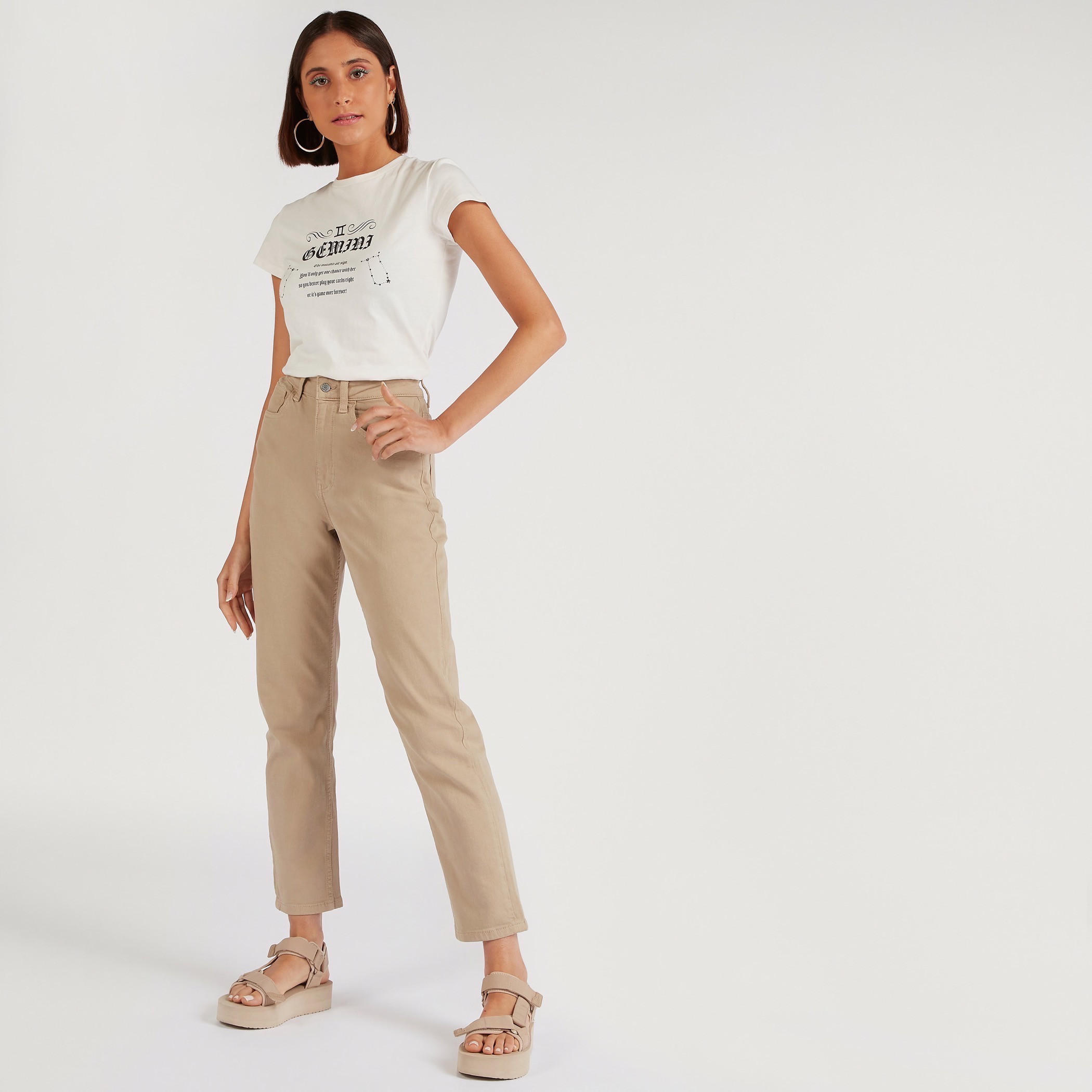 تيشيرت بياقة ضيّقة وأكمام كاب وطبعات أبراج فلكية-women-clothing-tshirts-image-2