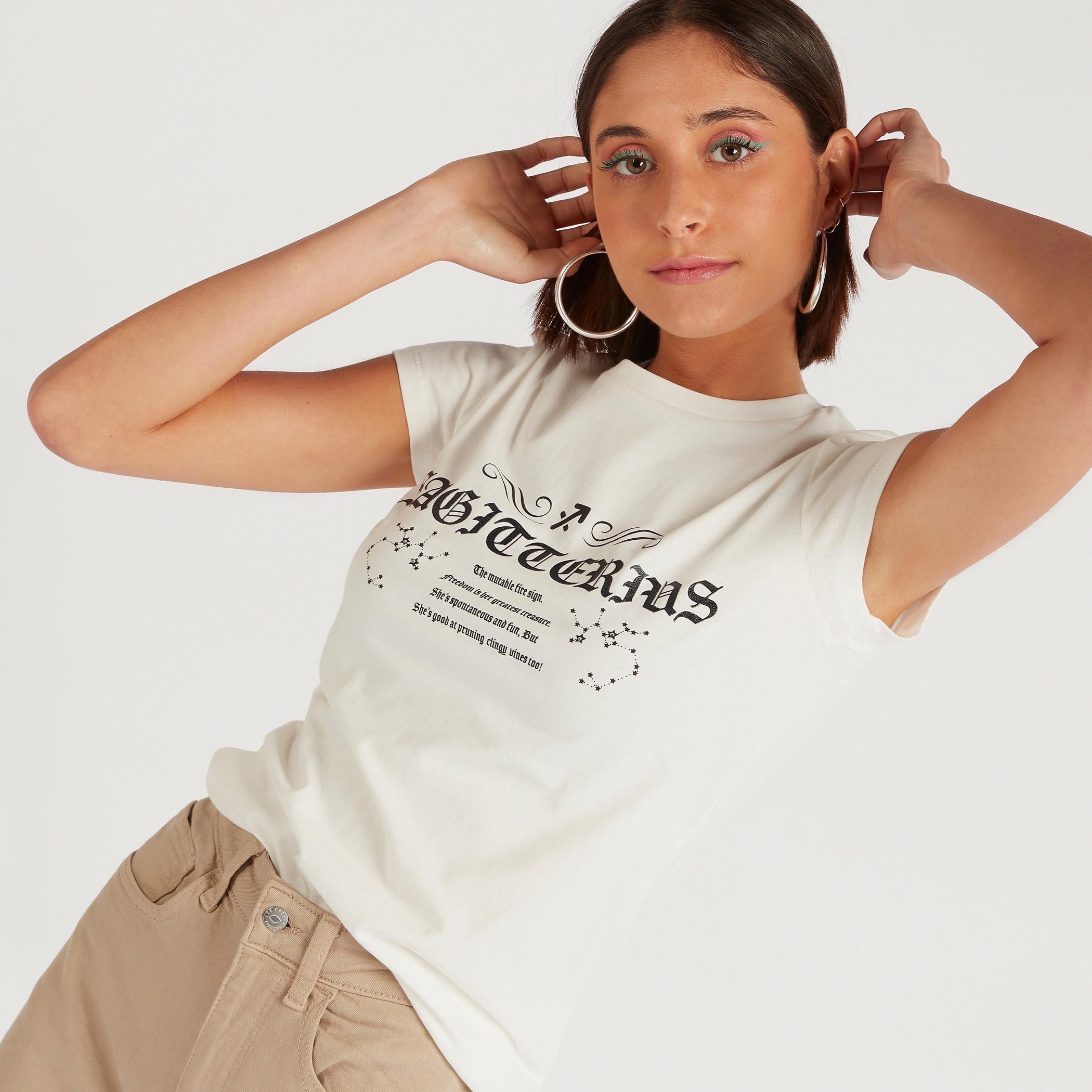 تيشيرت بياقة ضيّقة وأكمام كاب وطبعات زودياك-women-clothing-tshirts-image-5