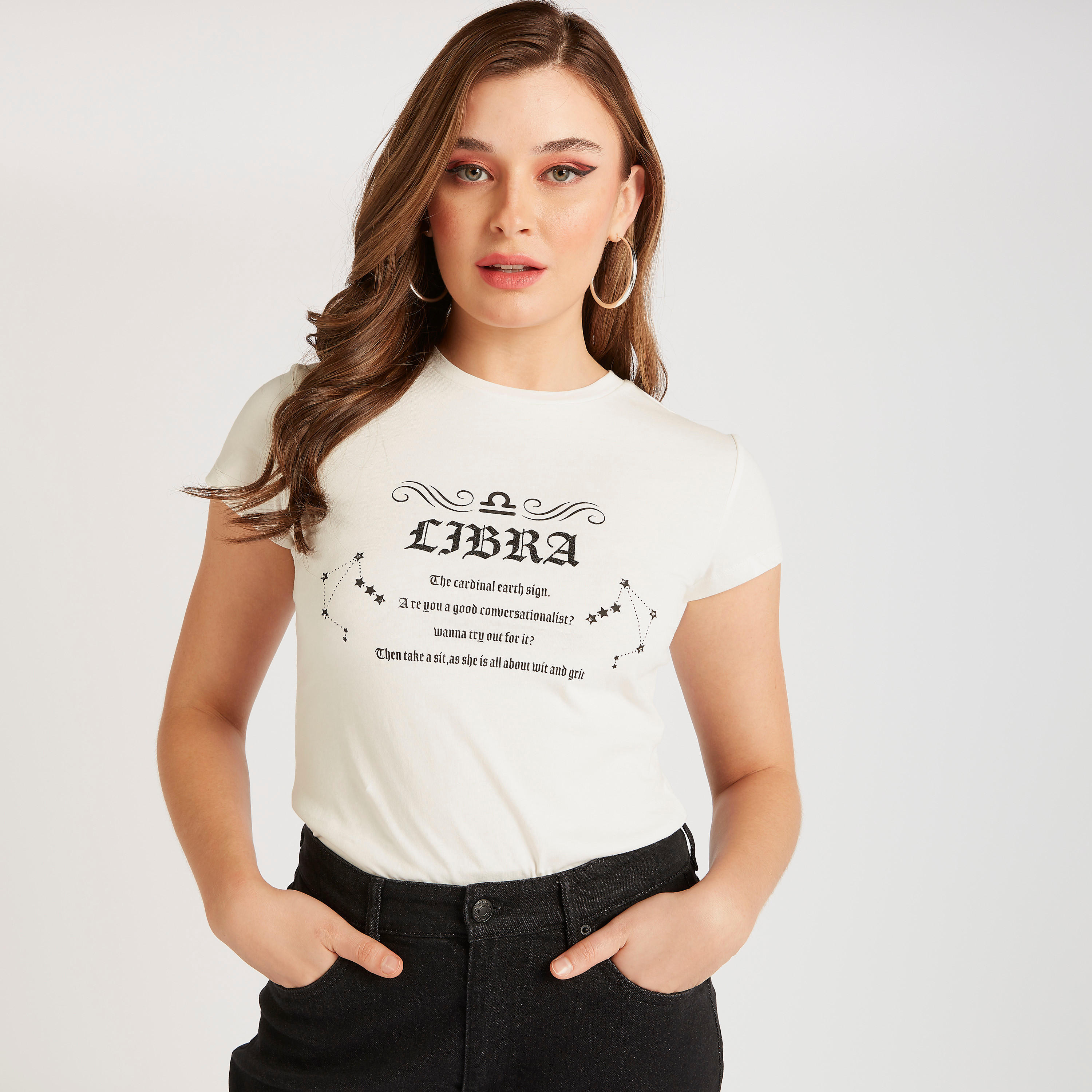 تيشيرت بياقة ضيّقة وأكمام كاب وطبعات زودياك-women-clothing-tshirts-image-1