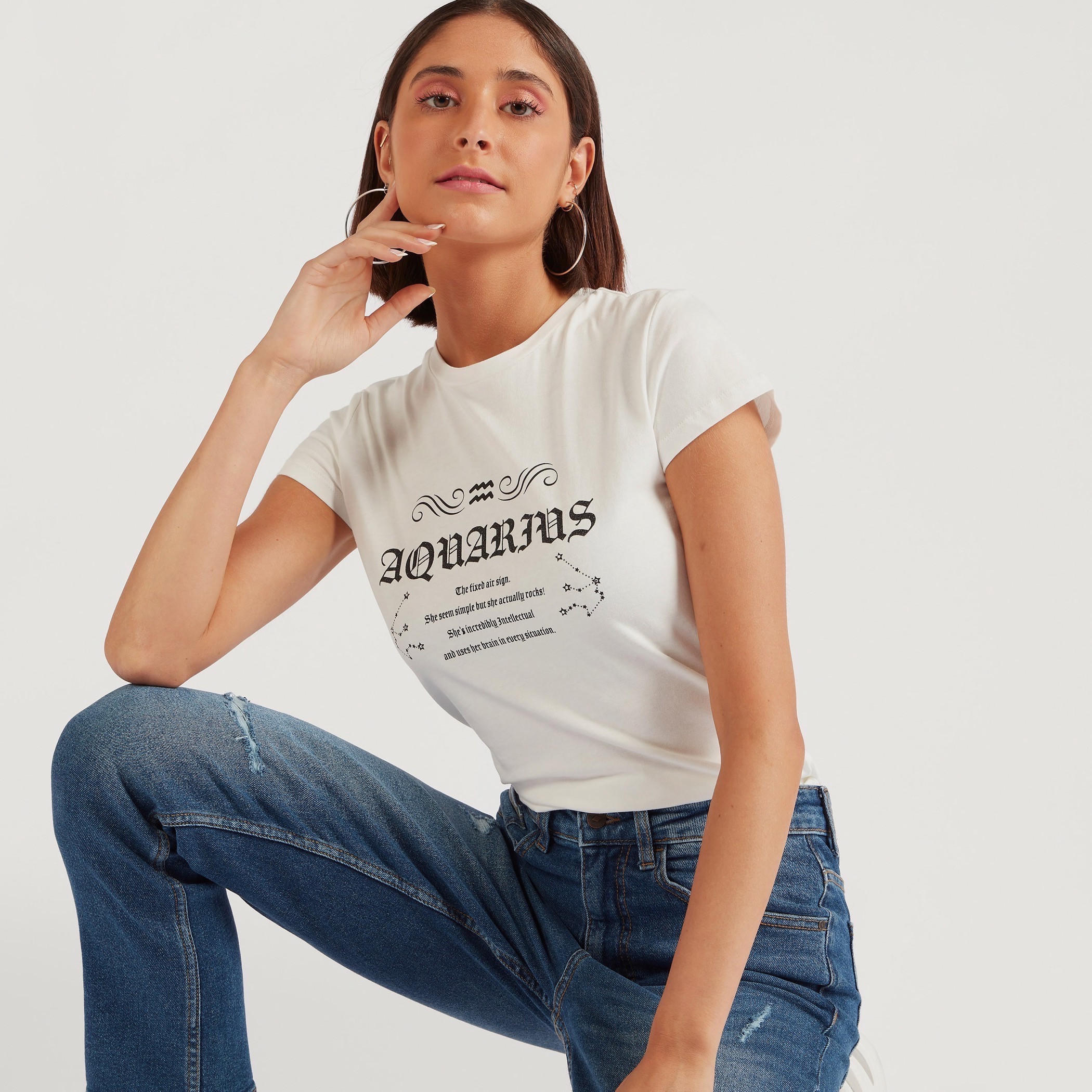 تيشيرت بياقة ضيّقة وأكمام كاب وطَبعات-women-clothing-tshirts-image-1