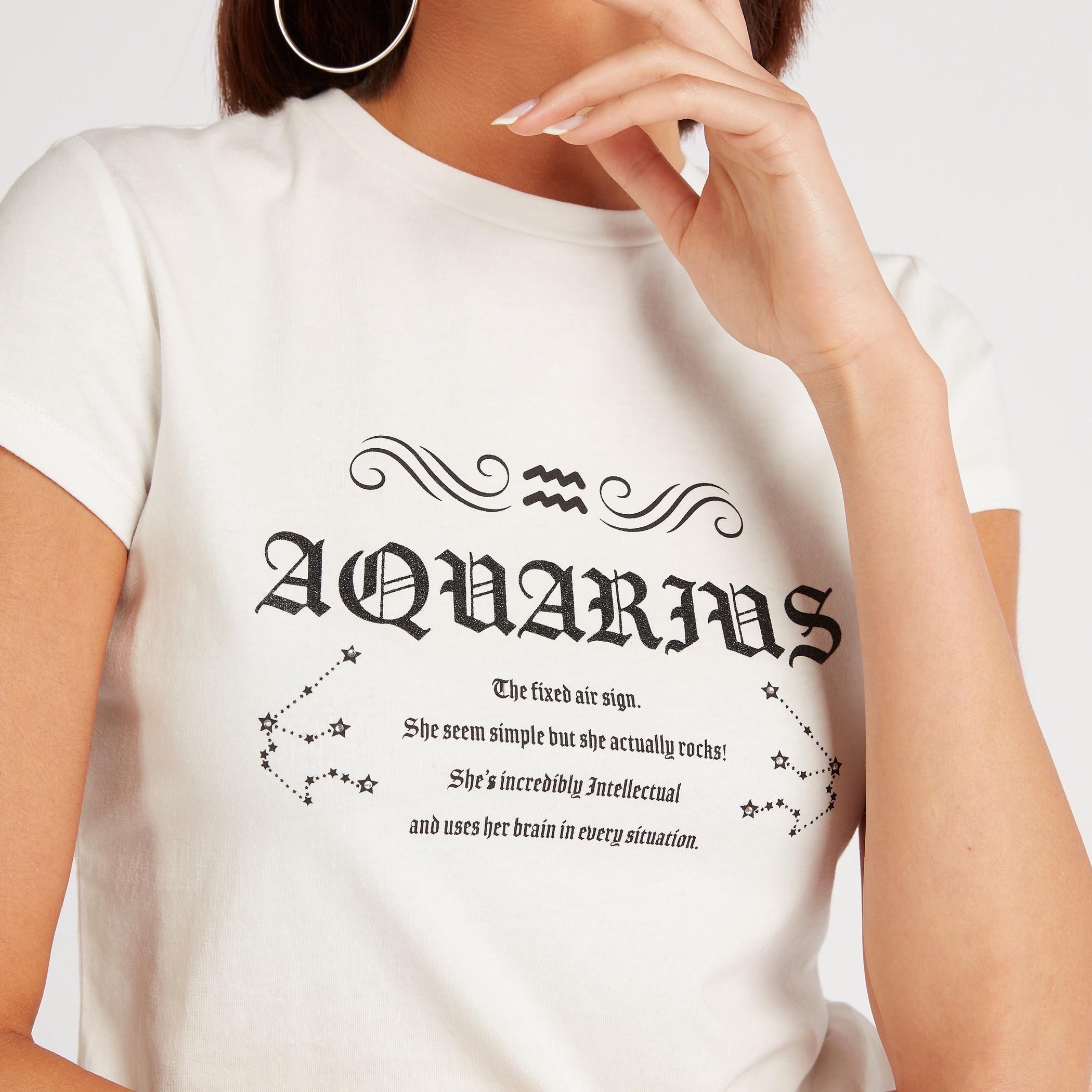 تيشيرت بياقة ضيّقة وأكمام كاب وطَبعات-women-clothing-tshirts-image-3