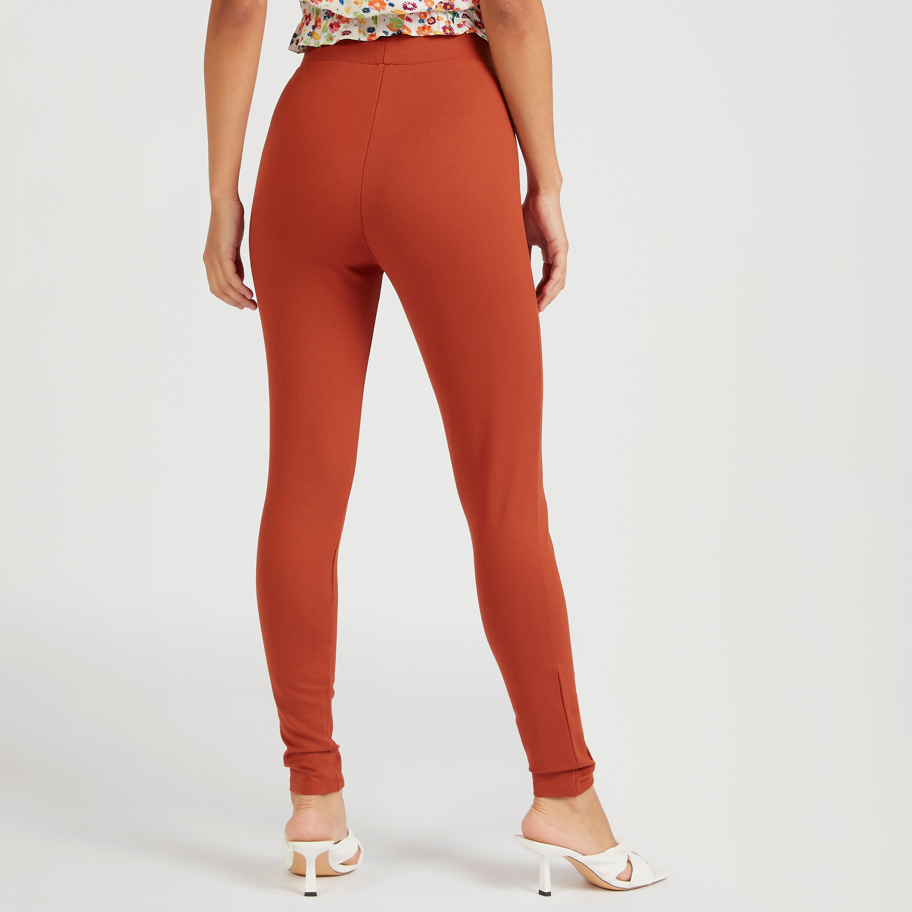 بنطلون ليقنز سادة بقصّة سكيني بخصر متوسط الإرتفاع-women-clothing-bottoms-leggings-image-4