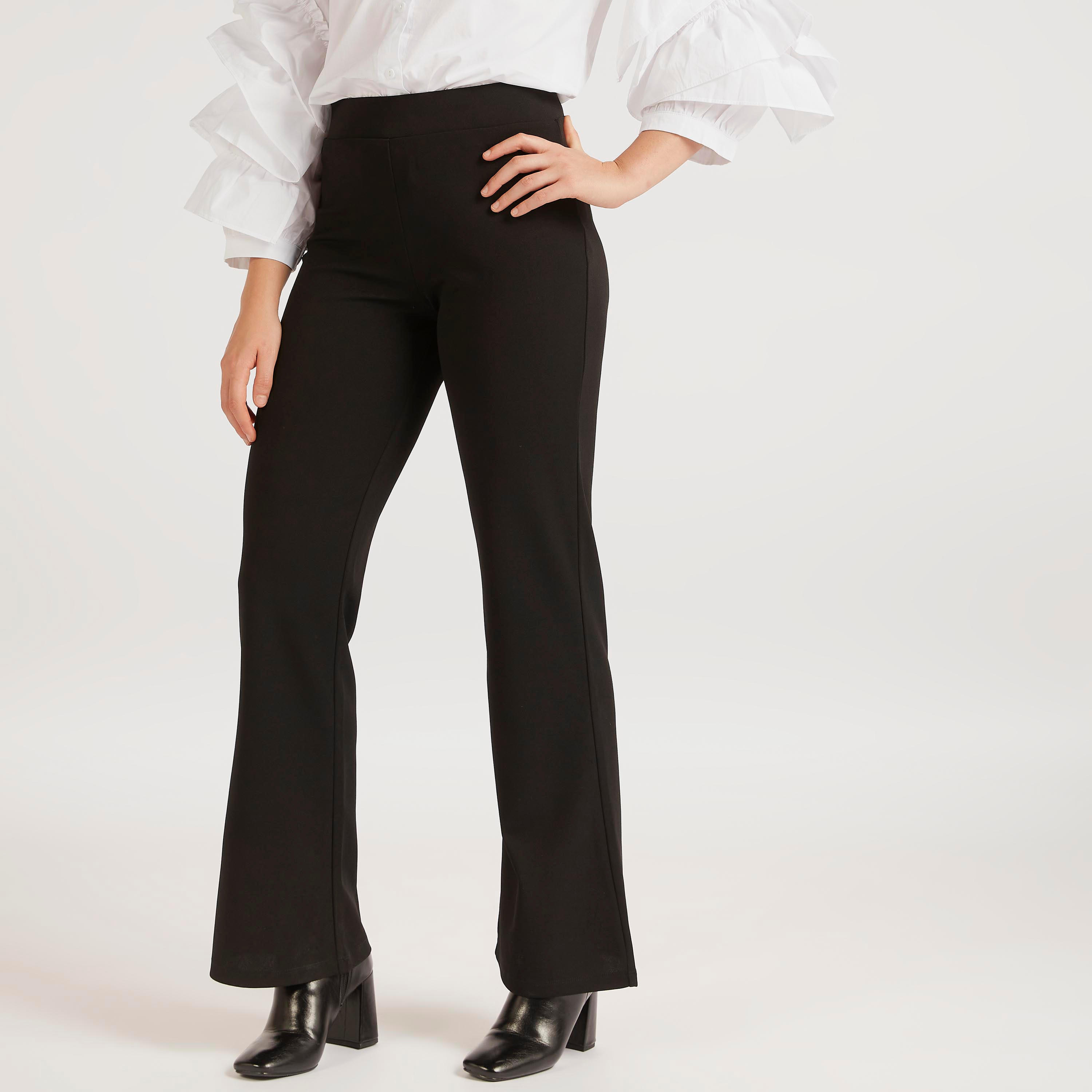 بنطلون جينز ضيّق سادة بقصّة البوت وخصر متوسط-women-clothing-bottoms-trousers-image-4