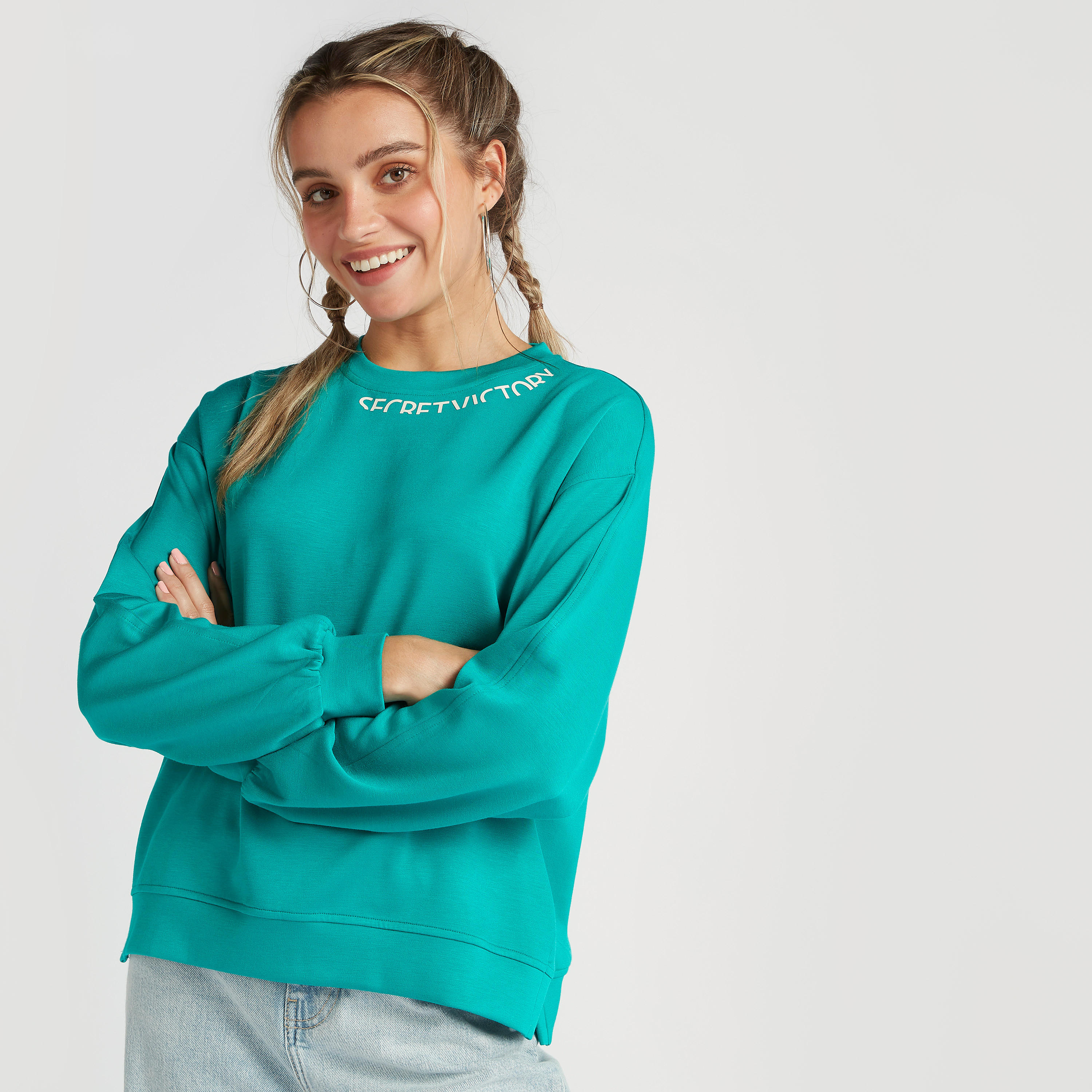 سويت شيرت بياقة ضيقة وأكمام طويلة وطبعات شعار-women-winterwear-hoodiesandsweatshirts-sweatshirts-image-5