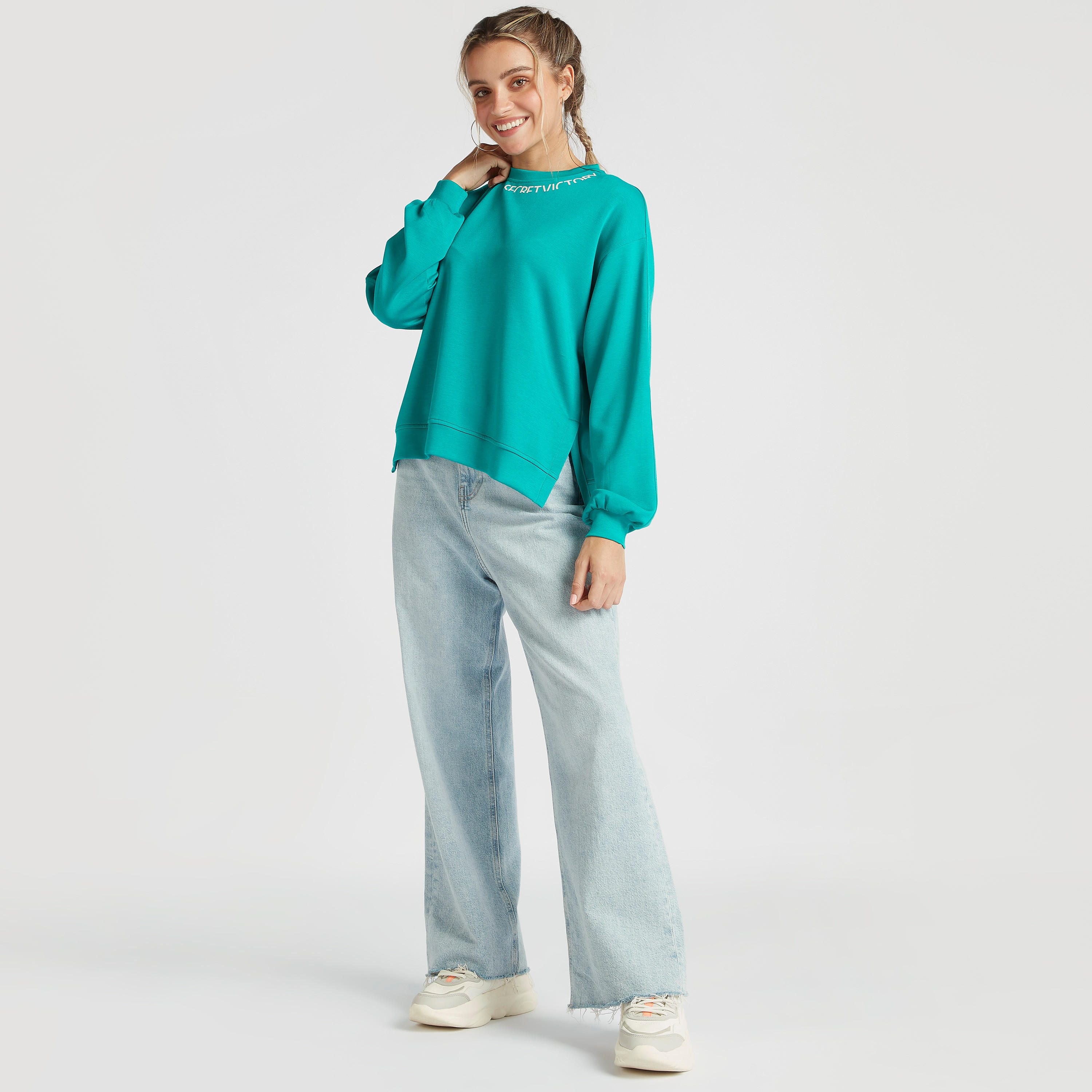 سويت شيرت بياقة ضيقة وأكمام طويلة وطبعات شعار-women-winterwear-hoodiesandsweatshirts-sweatshirts-image-6
