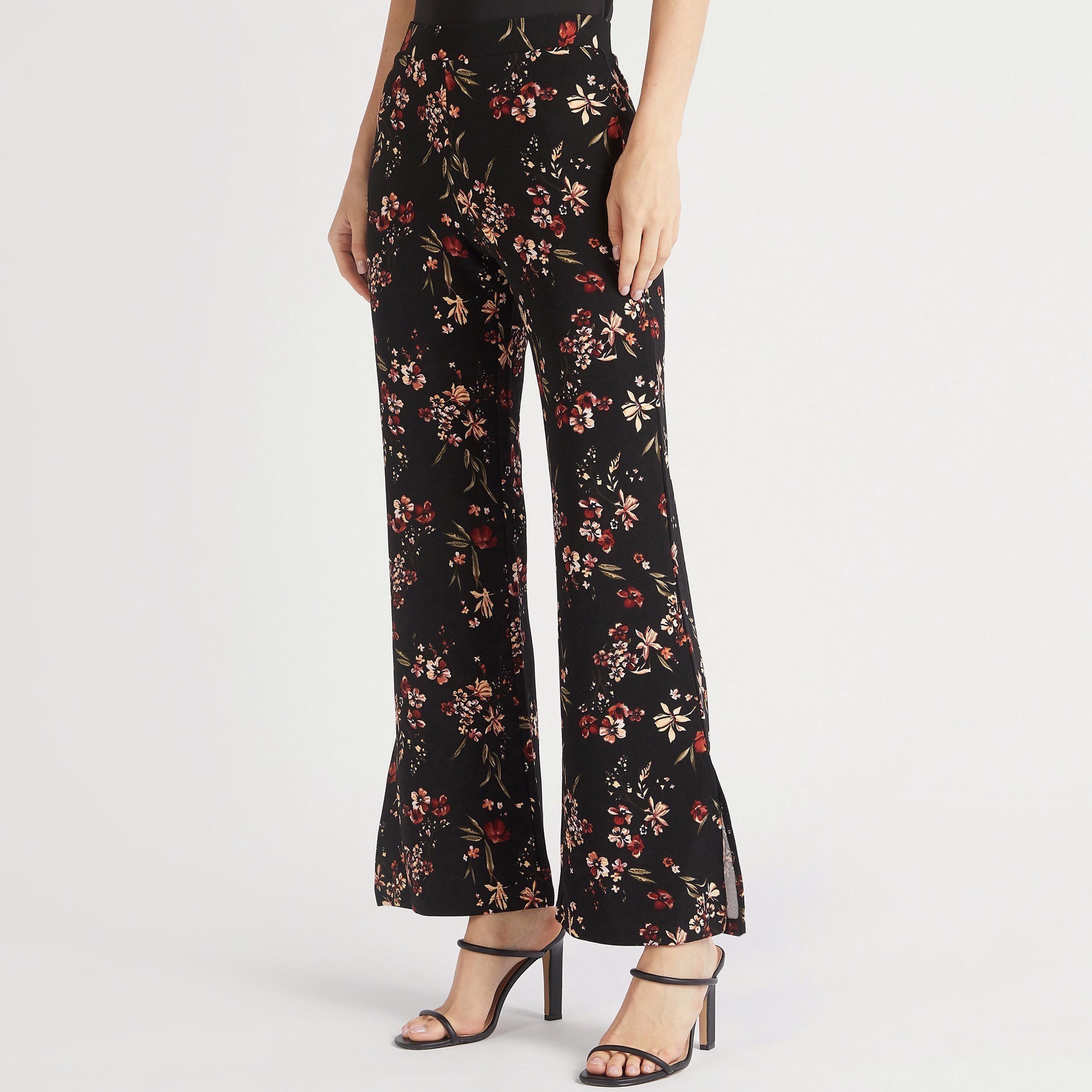 بنطلون بطبعات أزهار وخصر مرتفع مطّاطي وتفاصيل فتحة جانبيّة-women-clothing-bottoms-trousers-image-1