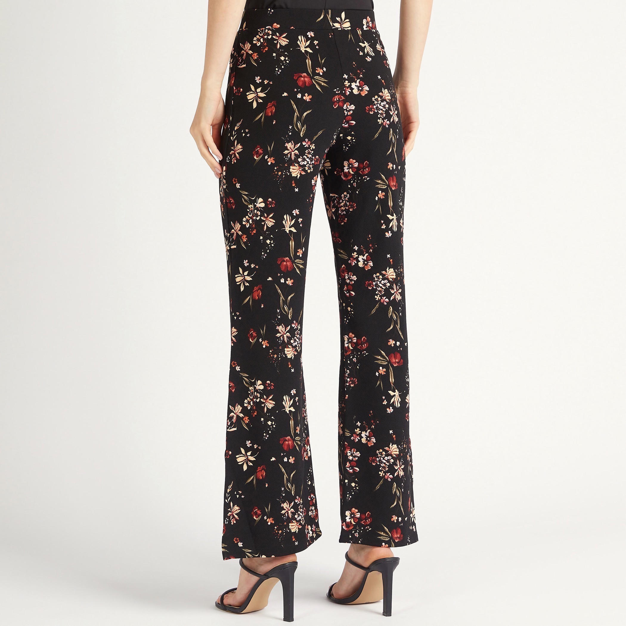 بنطلون بطبعات أزهار وخصر مرتفع مطّاطي وتفاصيل فتحة جانبيّة-women-clothing-bottoms-trousers-image-4