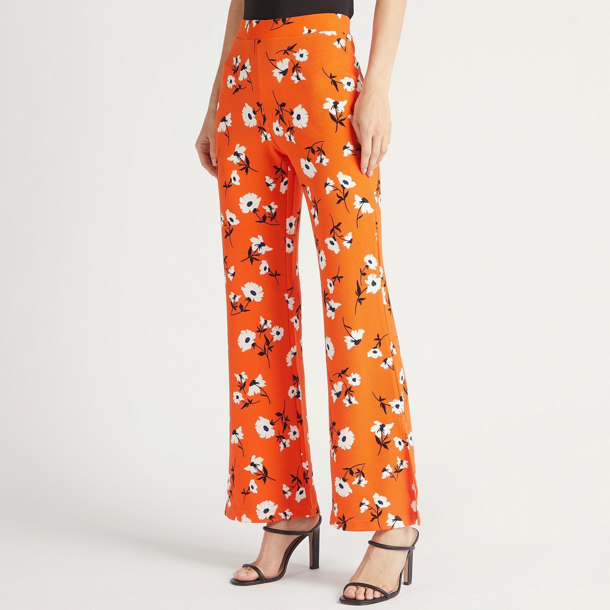 بنطلون بطبعات أزهار وخصر مرتفع مطّاطي وتفاصيل فتحة جانبيّة-women-clothing-bottoms-trousers-image-1