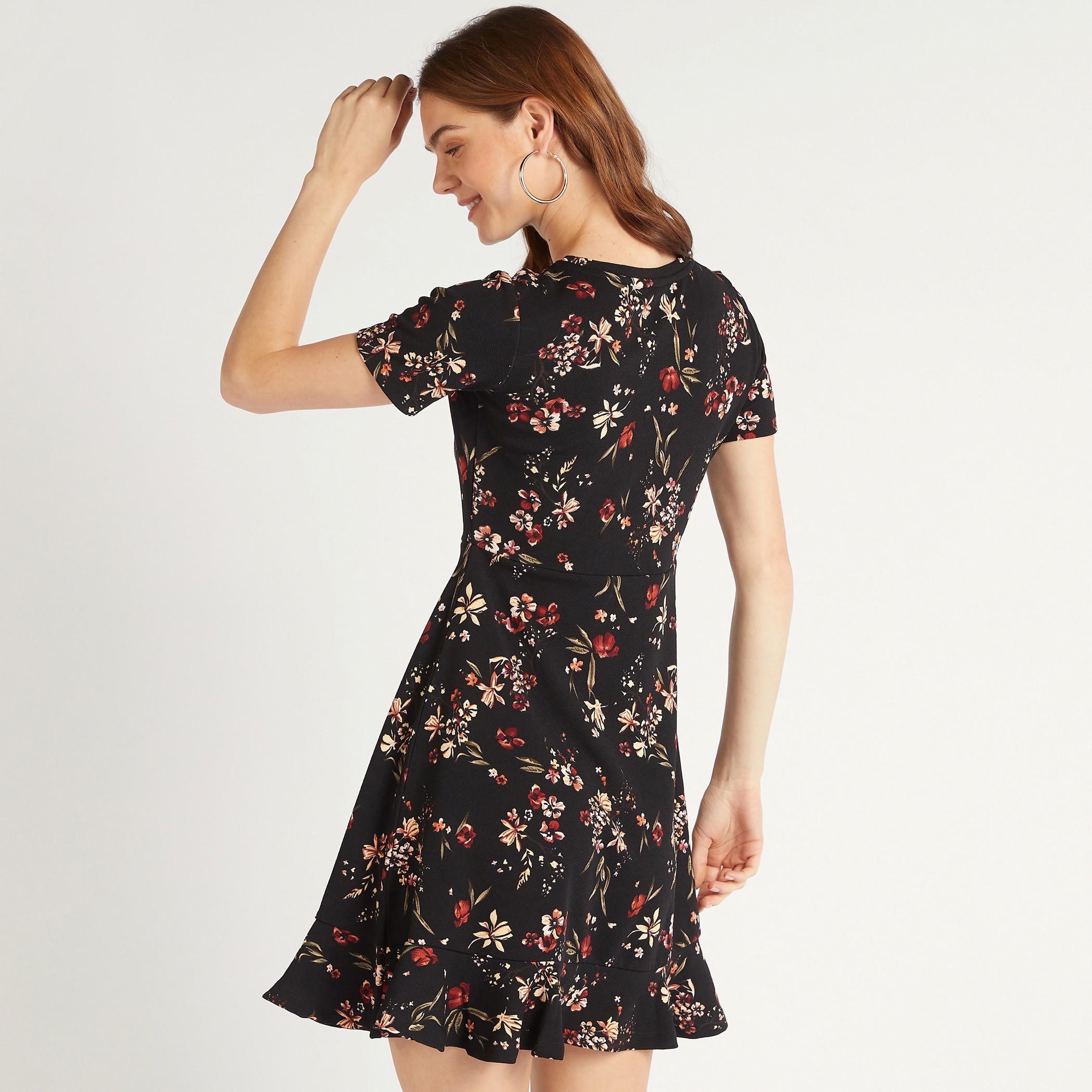 فستان إيه لاين قصير بأطراف واسعة وأكمام قصيرة وطبعات أزهار-women-clothing-dresses-image-4