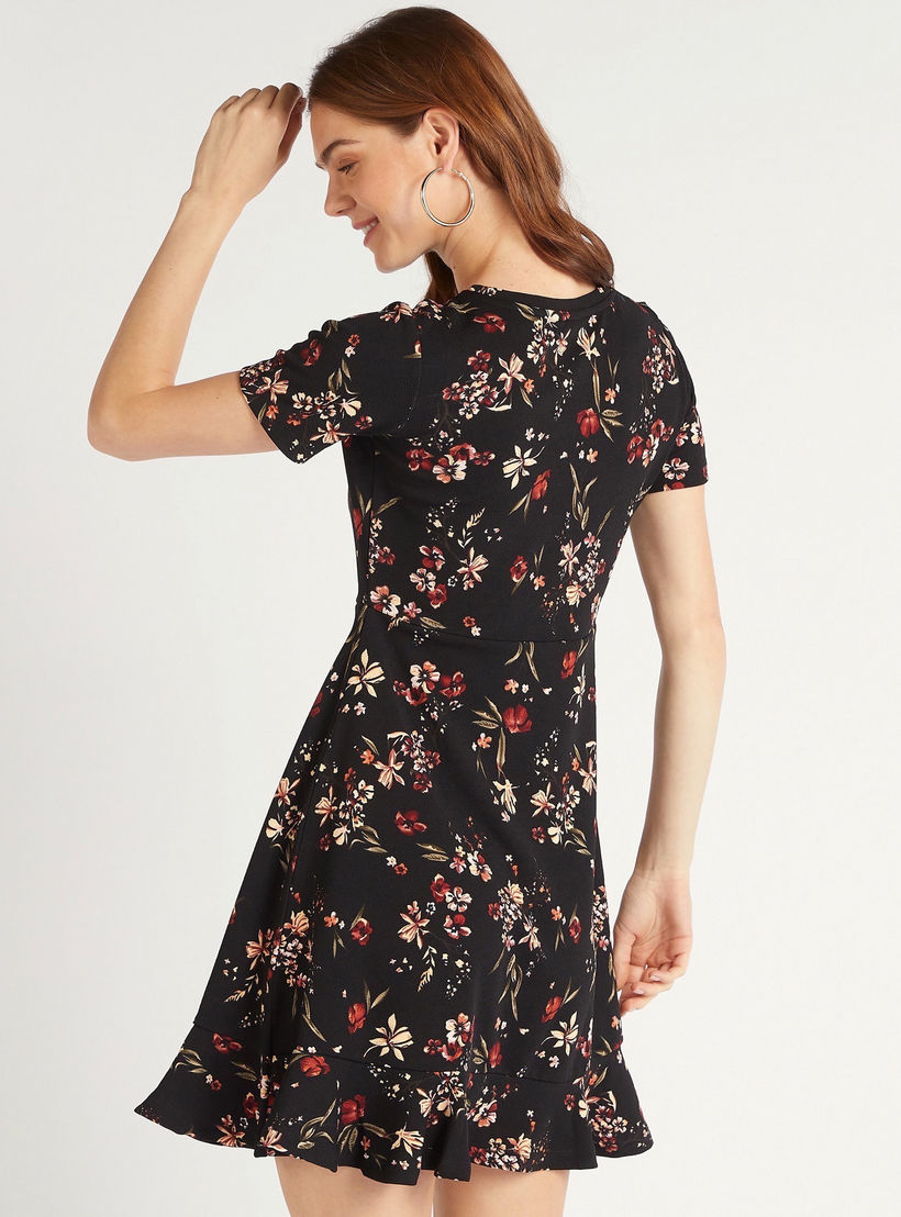 فستان إيه لاين قصير بأطراف واسعة وأكمام قصيرة وطبعات أزهار-women-clothing-dresses-image-4