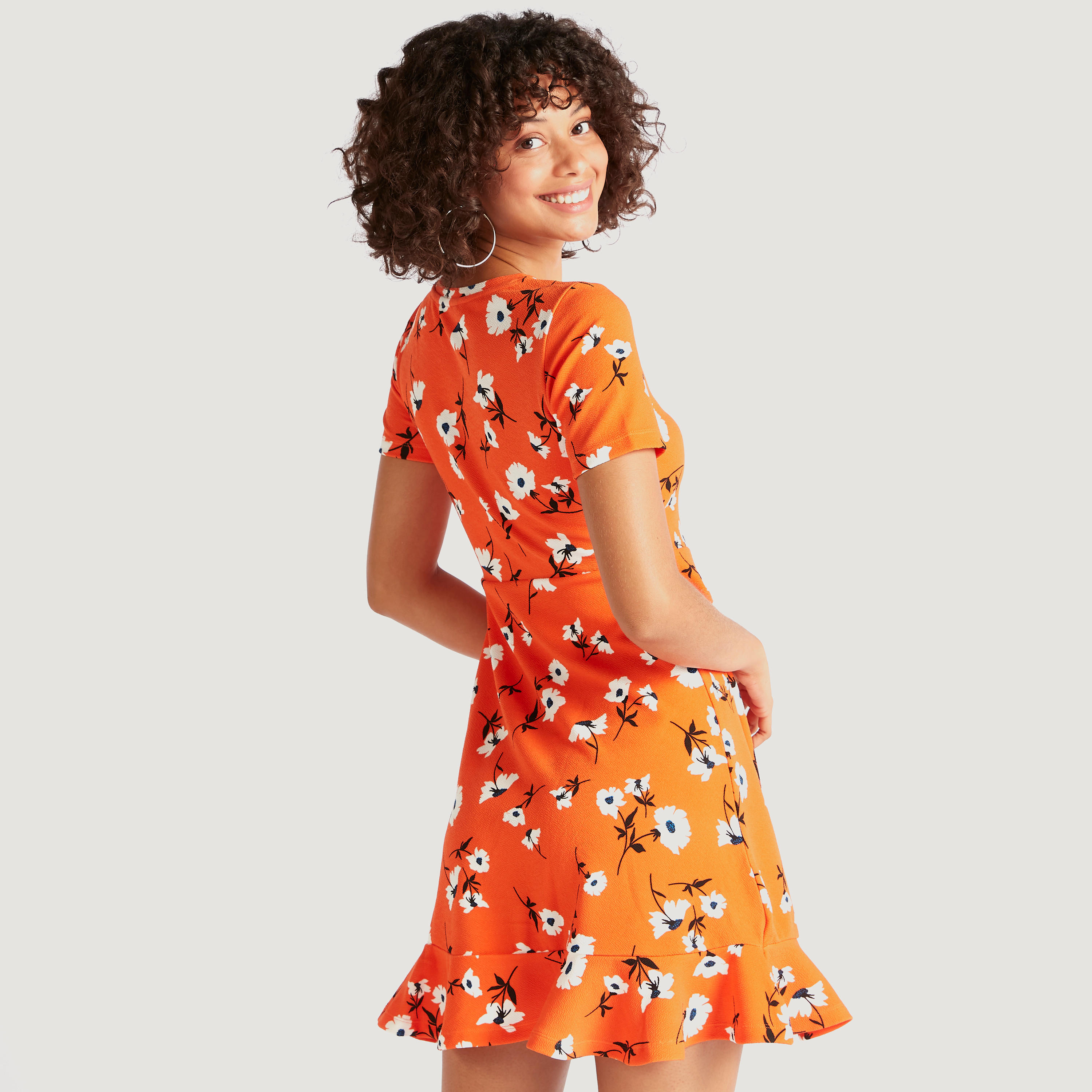 فستان إيه لاين قصير بطبعات أزهار وأكمام قصيرة-women-clothing-dresses-image-4