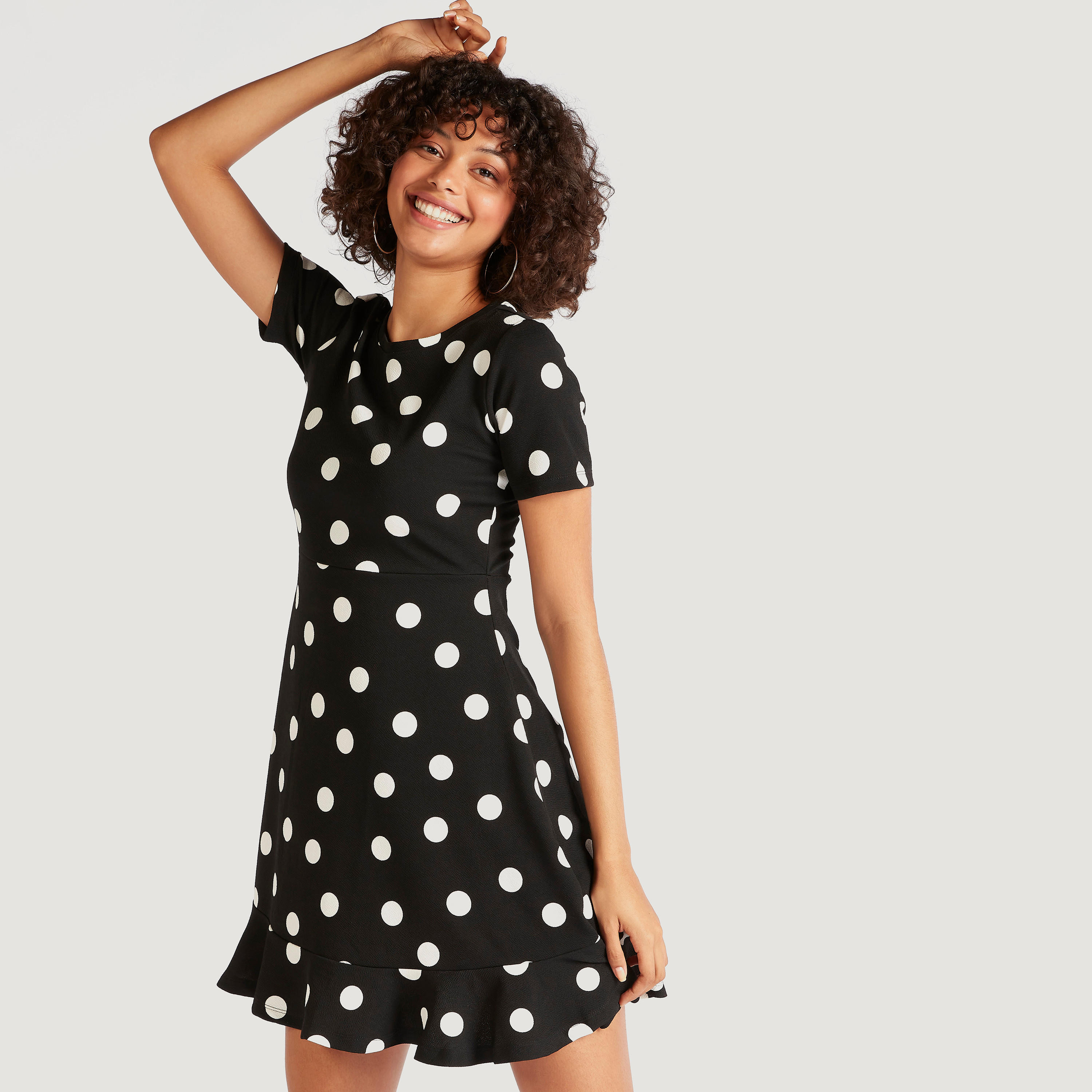 فستان قصير إيه لاين بطبعات منقّطة وأكمام قصيرة-women-clothing-dresses-image-1