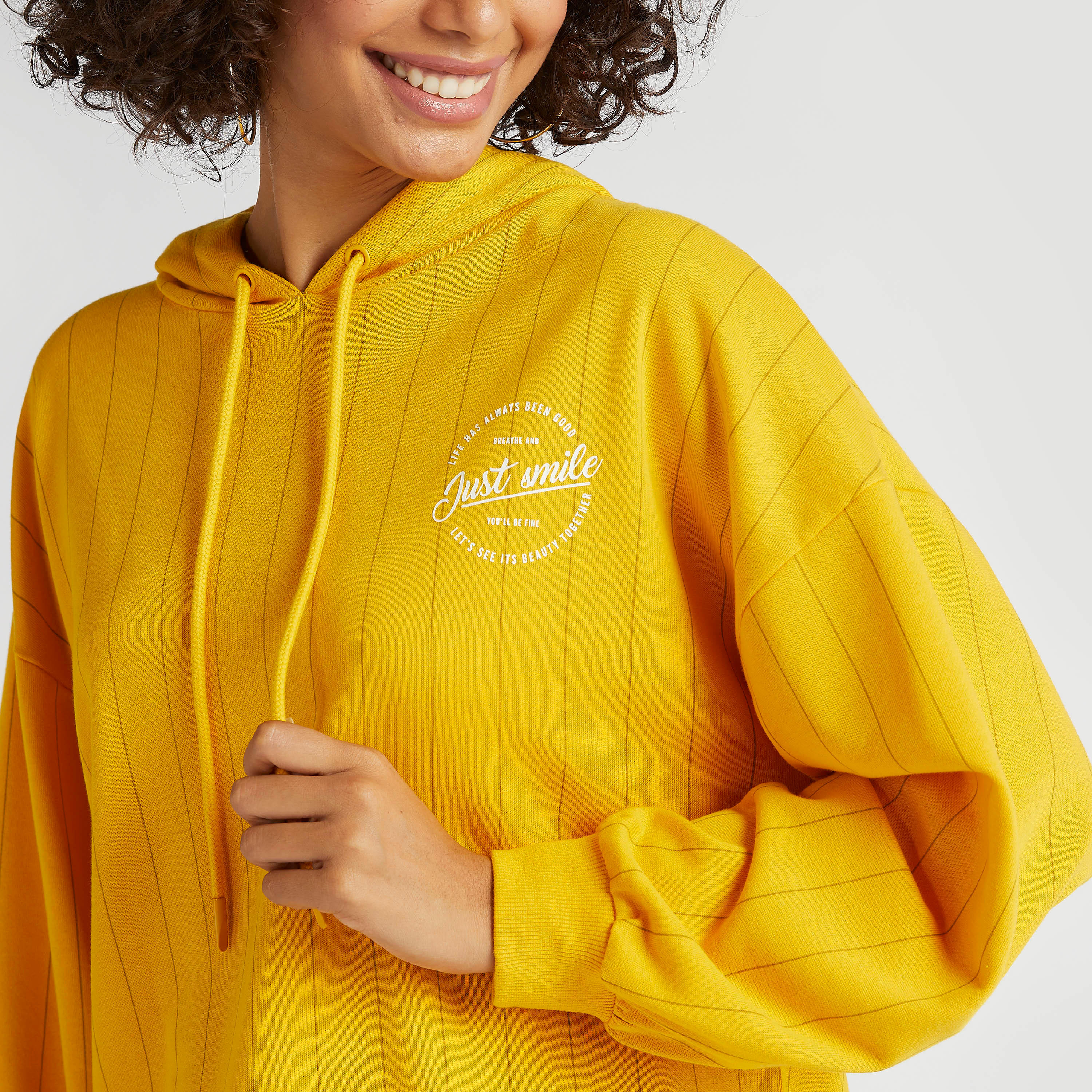 هودي مقلّم بطبعات شعار وأكمام طويلة-women-winterwear-hoodiesandsweatshirts-sweatshirts-image-3