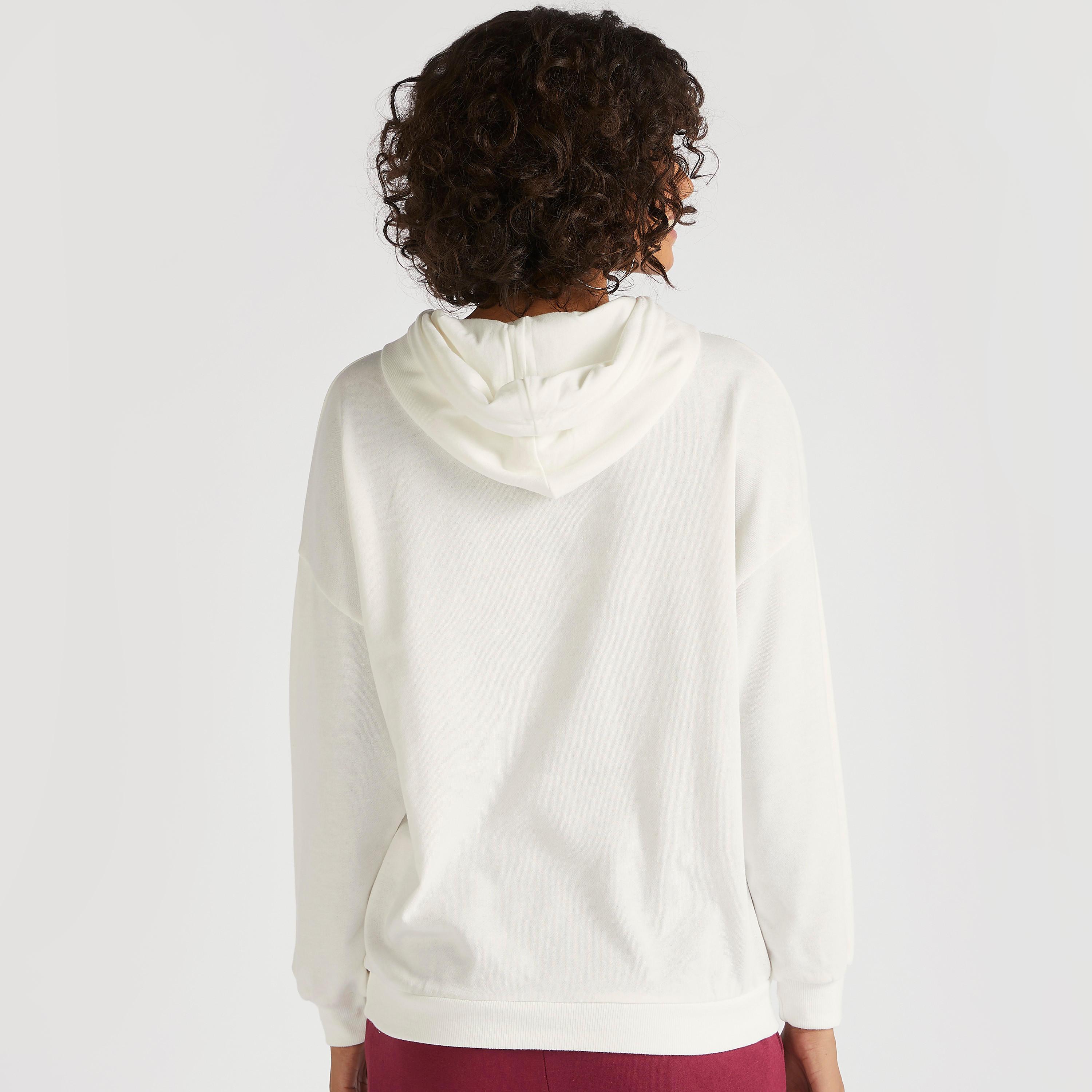 سويت شيرت بأكمام طويلة وقبّعة وطبعات-women-winterwear-hoodiesandsweatshirts-sweatshirts-image-1
