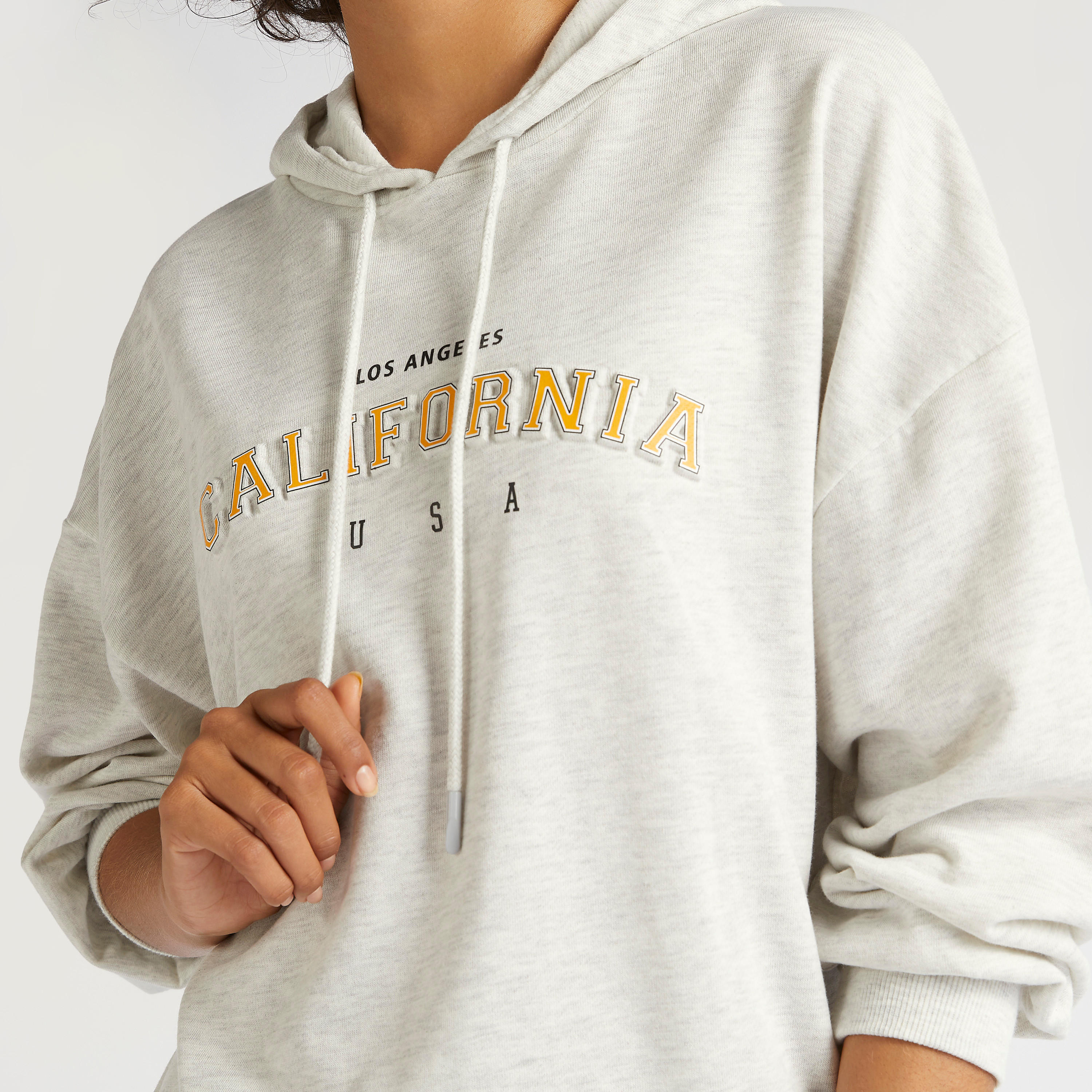 هودي بأكمام طويلة وطبعات تايبوجرافيك-women-winterwear-hoodiesandsweatshirts-sweatshirts-image-3