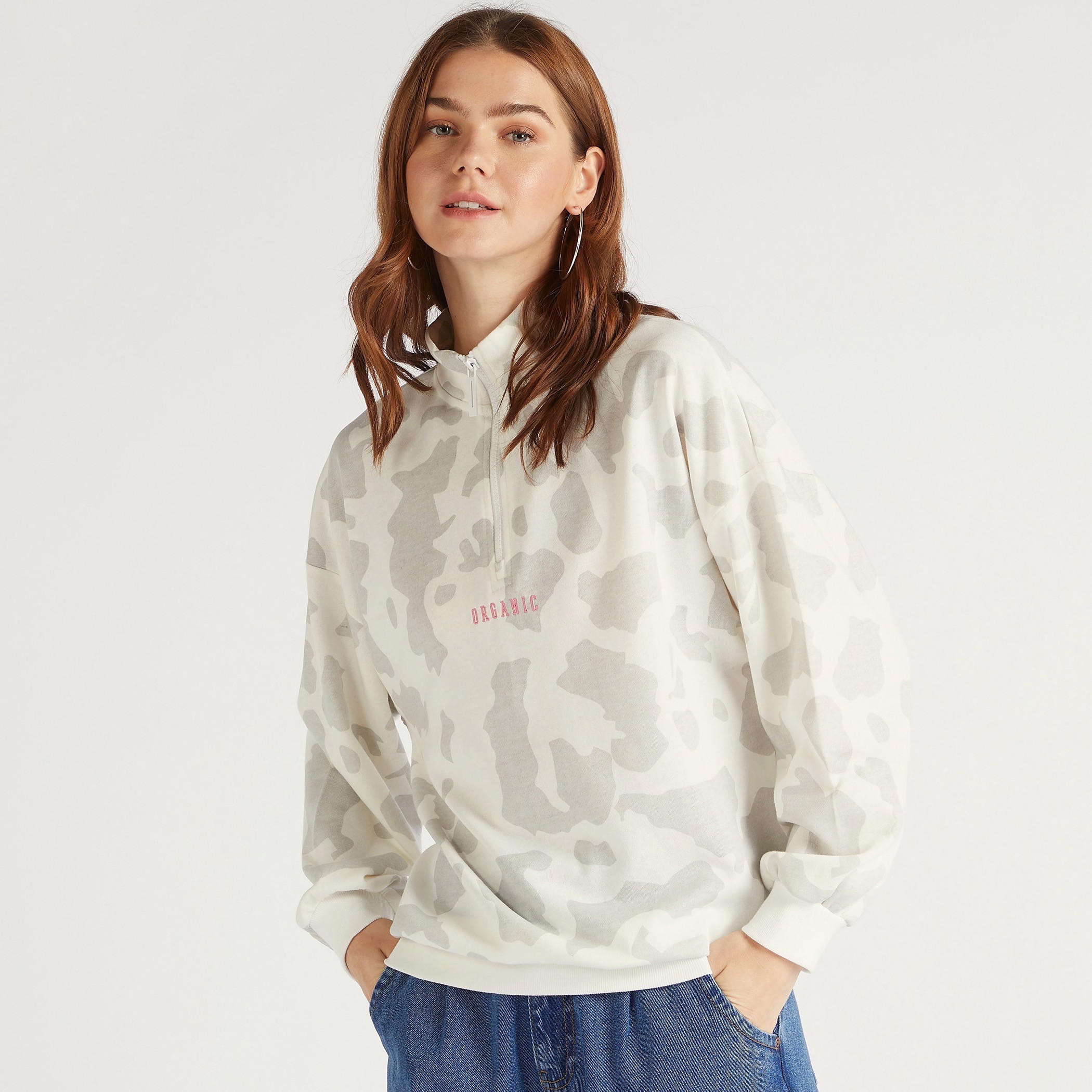 سويت شيرت بياقة عالية وطبعات حيوانات وأكمام طويلة-women-winterwear-hoodiesandsweatshirts-sweatshirts-image-1