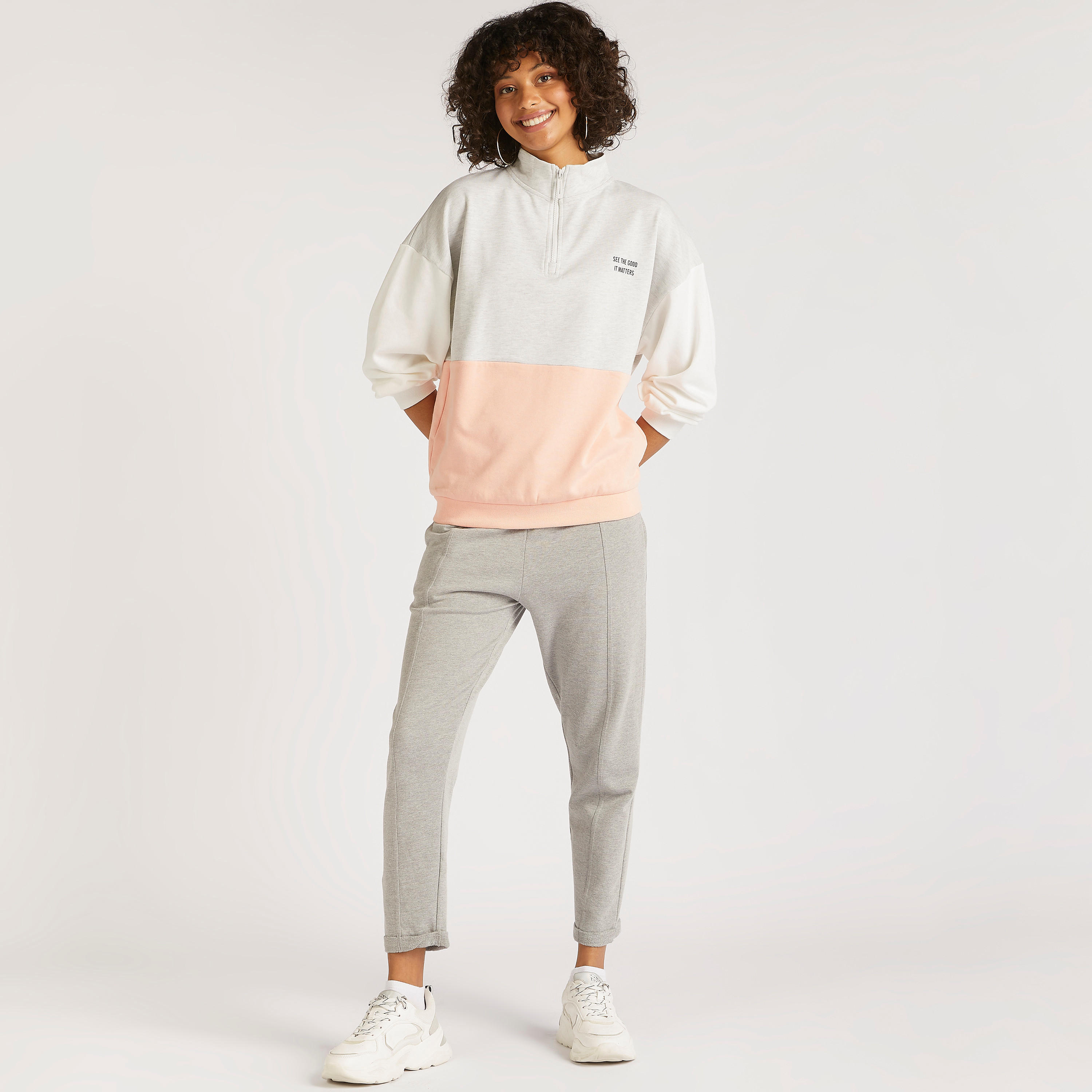 سويت شيرت بياقة عالية وأكمام طويلة وتصاميم مغايرة-women-winterwear-hoodiesandsweatshirts-sweatshirts-image-2