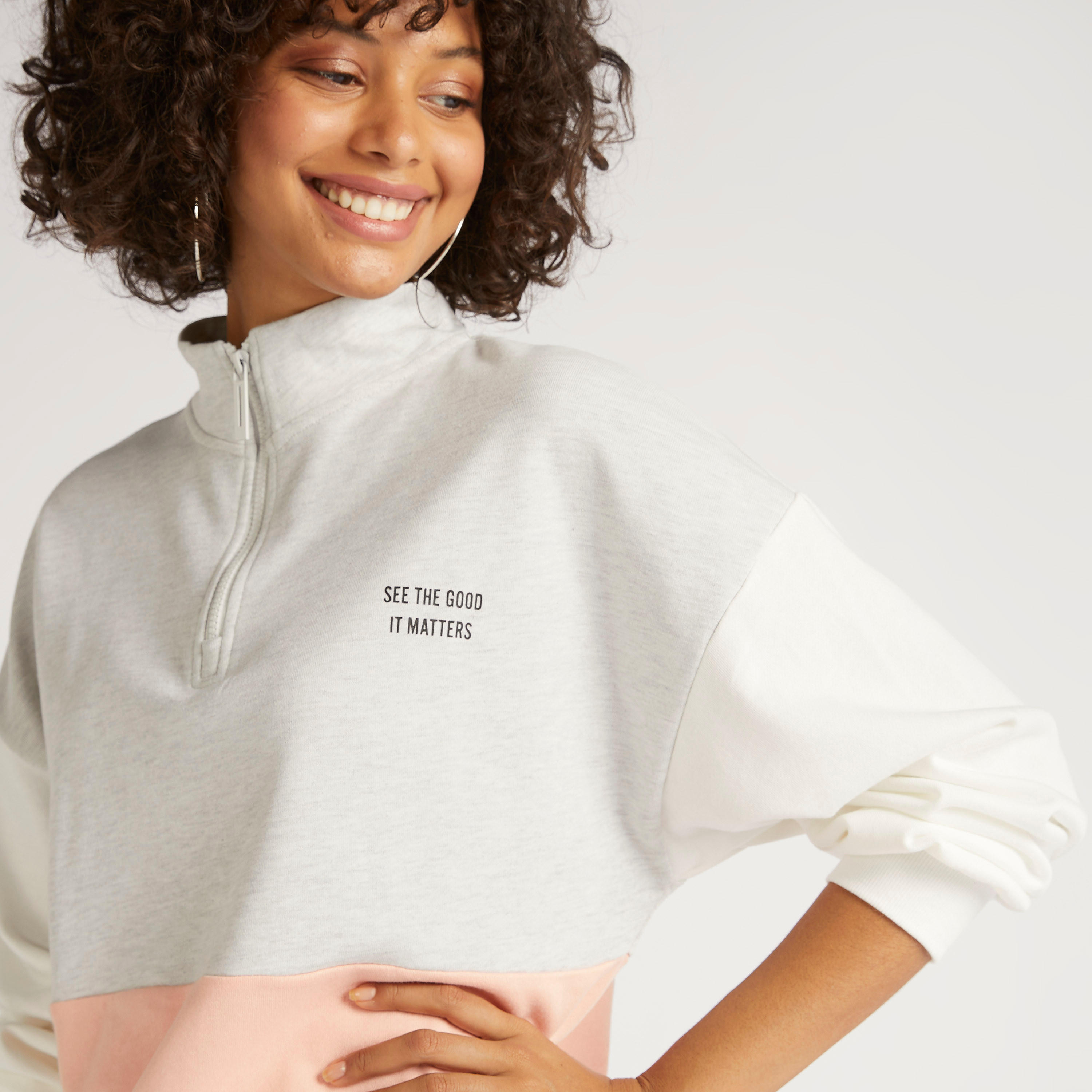 سويت شيرت بياقة عالية وأكمام طويلة وتصاميم مغايرة-women-winterwear-hoodiesandsweatshirts-sweatshirts-image-3