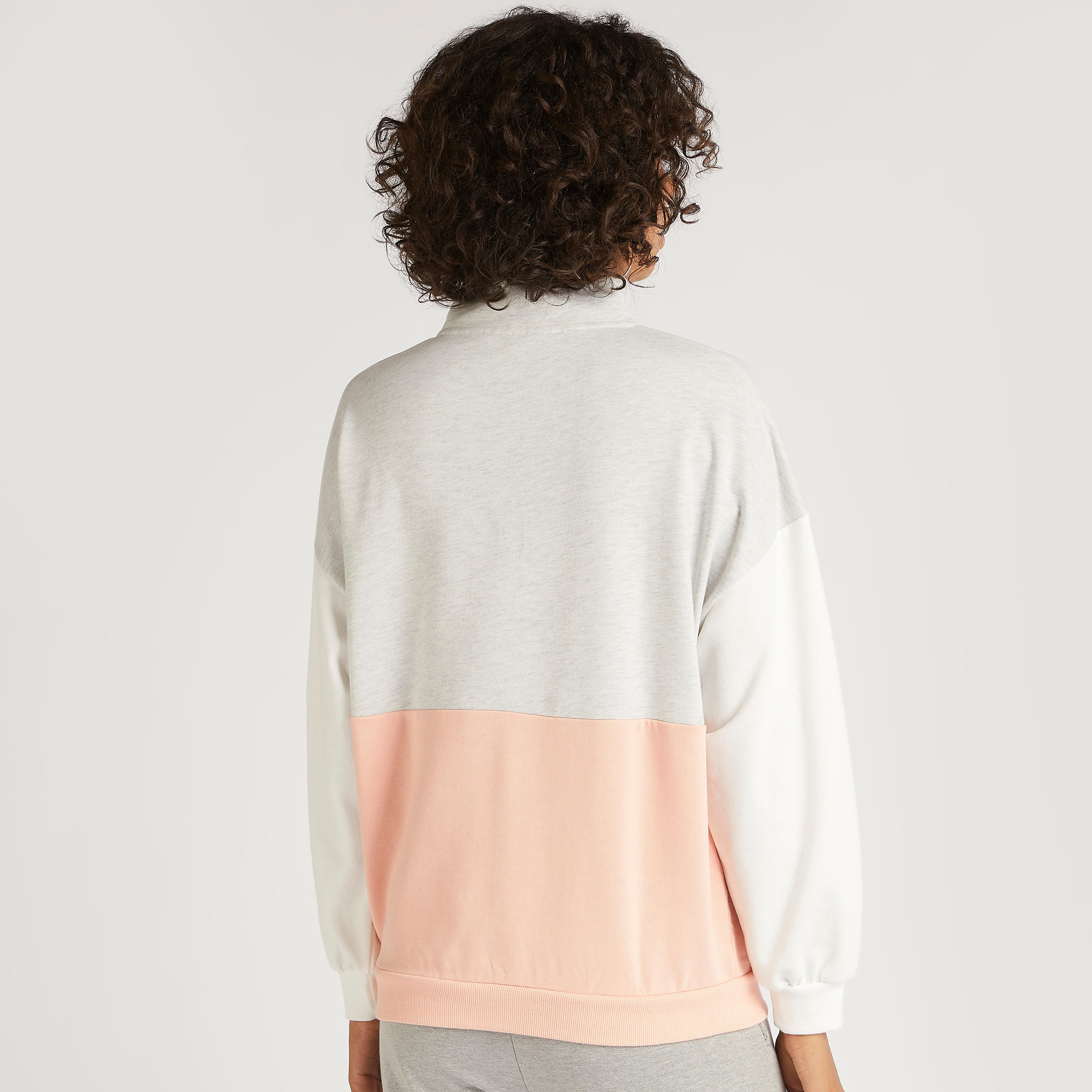 سويت شيرت بياقة عالية وأكمام طويلة وتصاميم مغايرة-women-winterwear-hoodiesandsweatshirts-sweatshirts-image-4