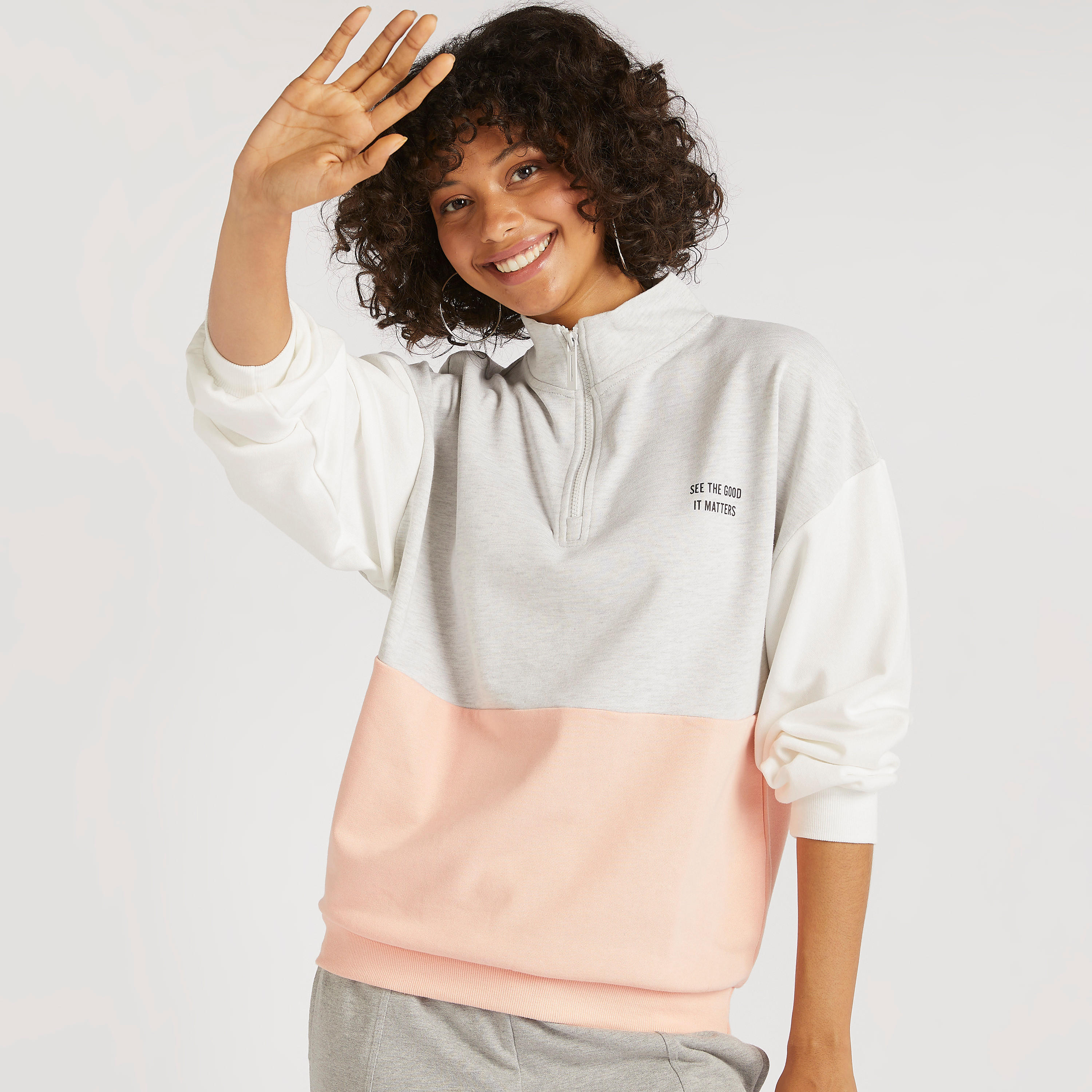 سويت شيرت بياقة عالية وأكمام طويلة وتصاميم مغايرة-women-winterwear-hoodiesandsweatshirts-sweatshirts-image-5