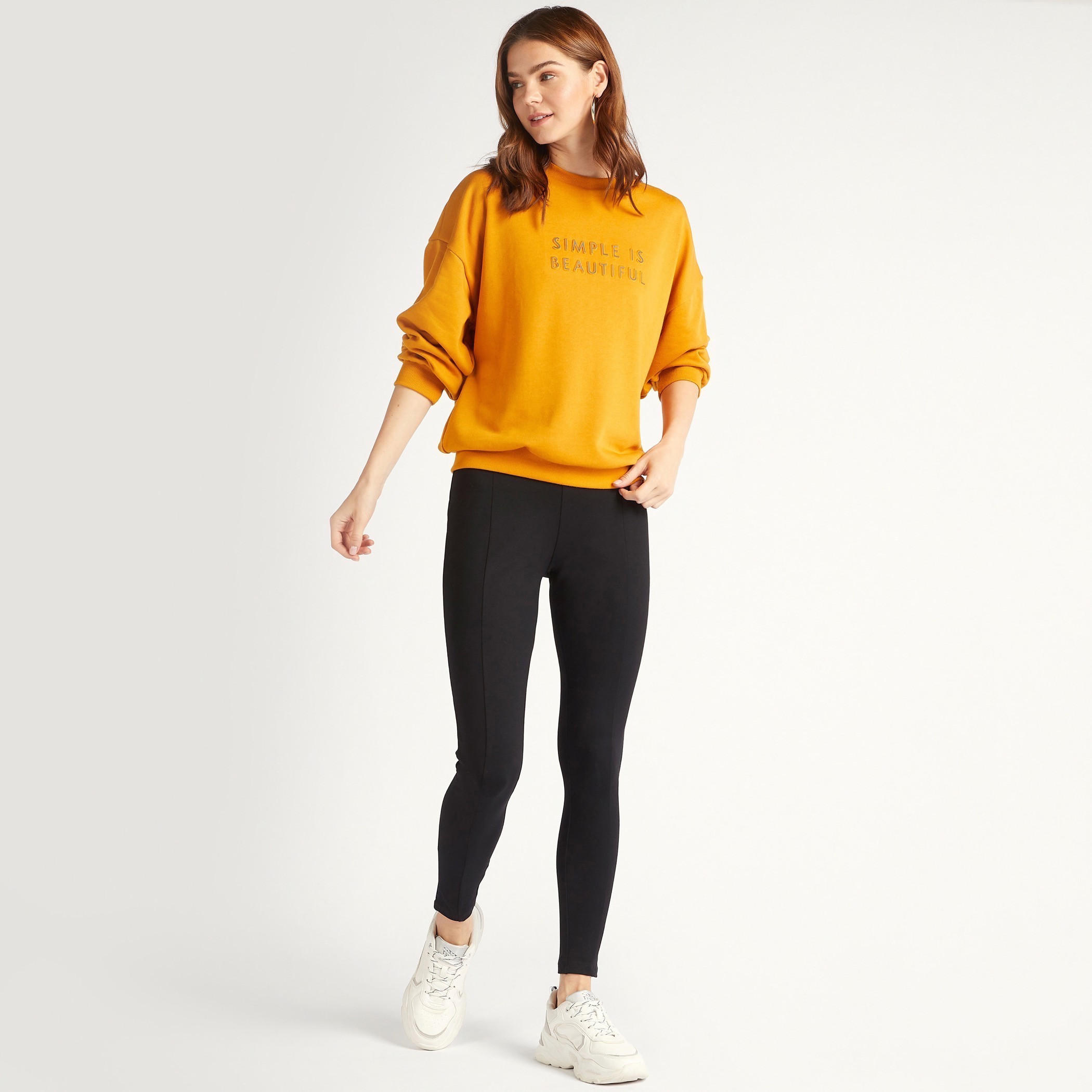 سويت شيرت بطبعات منقوشة وأكمام طويلة وياقة ضيّقة-women-winterwear-hoodiesandsweatshirts-sweatshirts-image-2