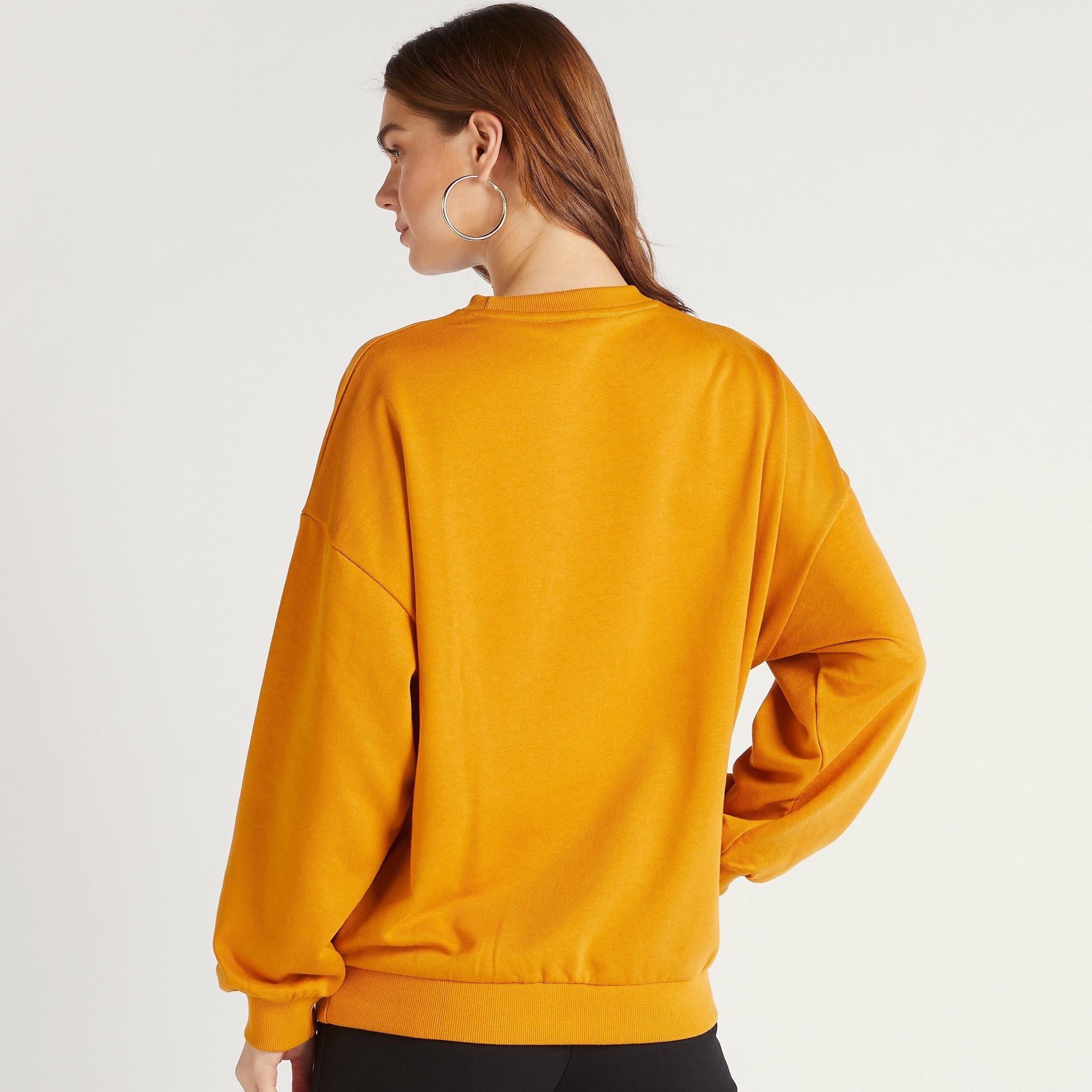 سويت شيرت بطبعات منقوشة وأكمام طويلة وياقة ضيّقة-women-winterwear-hoodiesandsweatshirts-sweatshirts-image-4