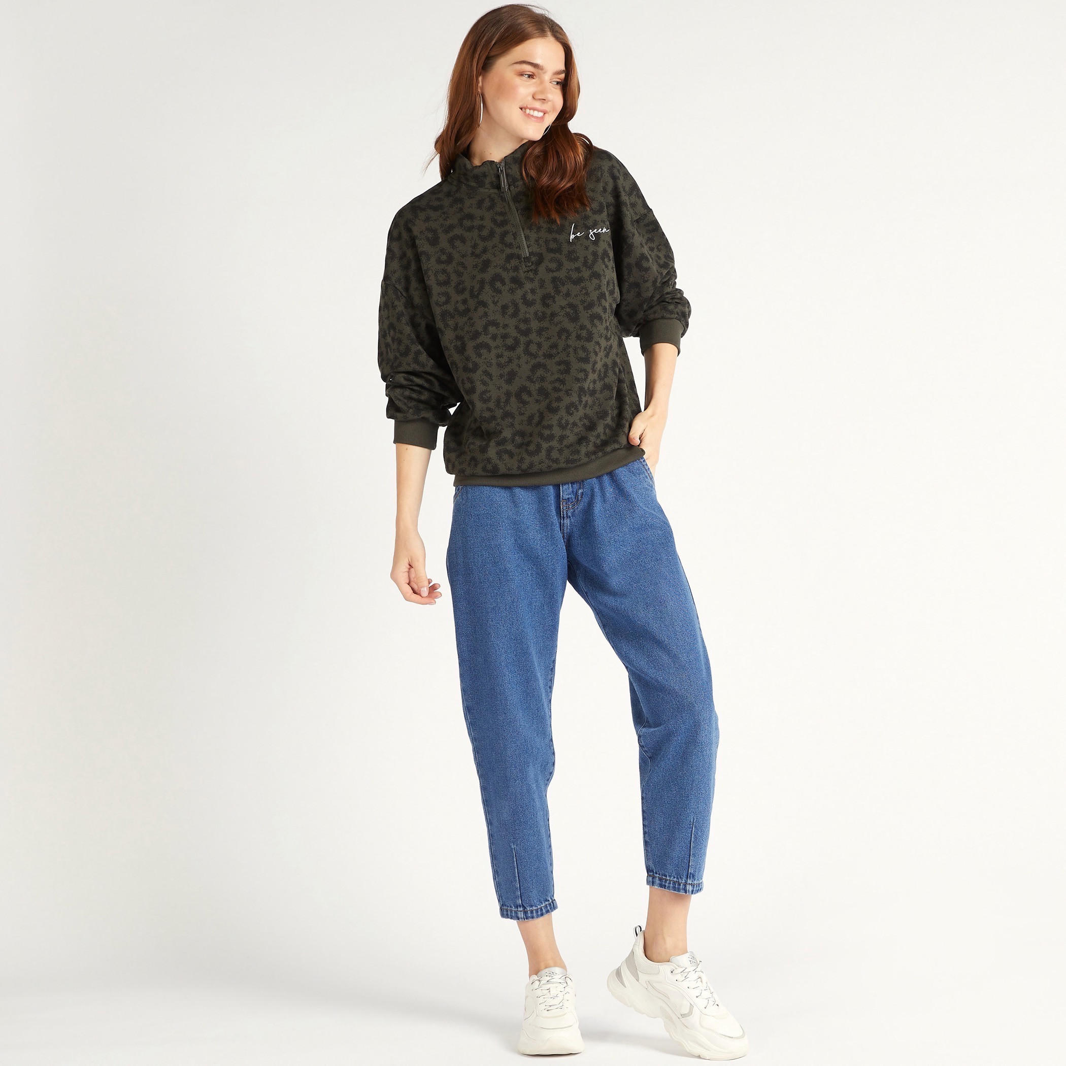 سويت شيرت بياقة عالية وطبعات حيوانات وأكمام طويلة-women-winterwear-hoodiesandsweatshirts-sweatshirts-image-2