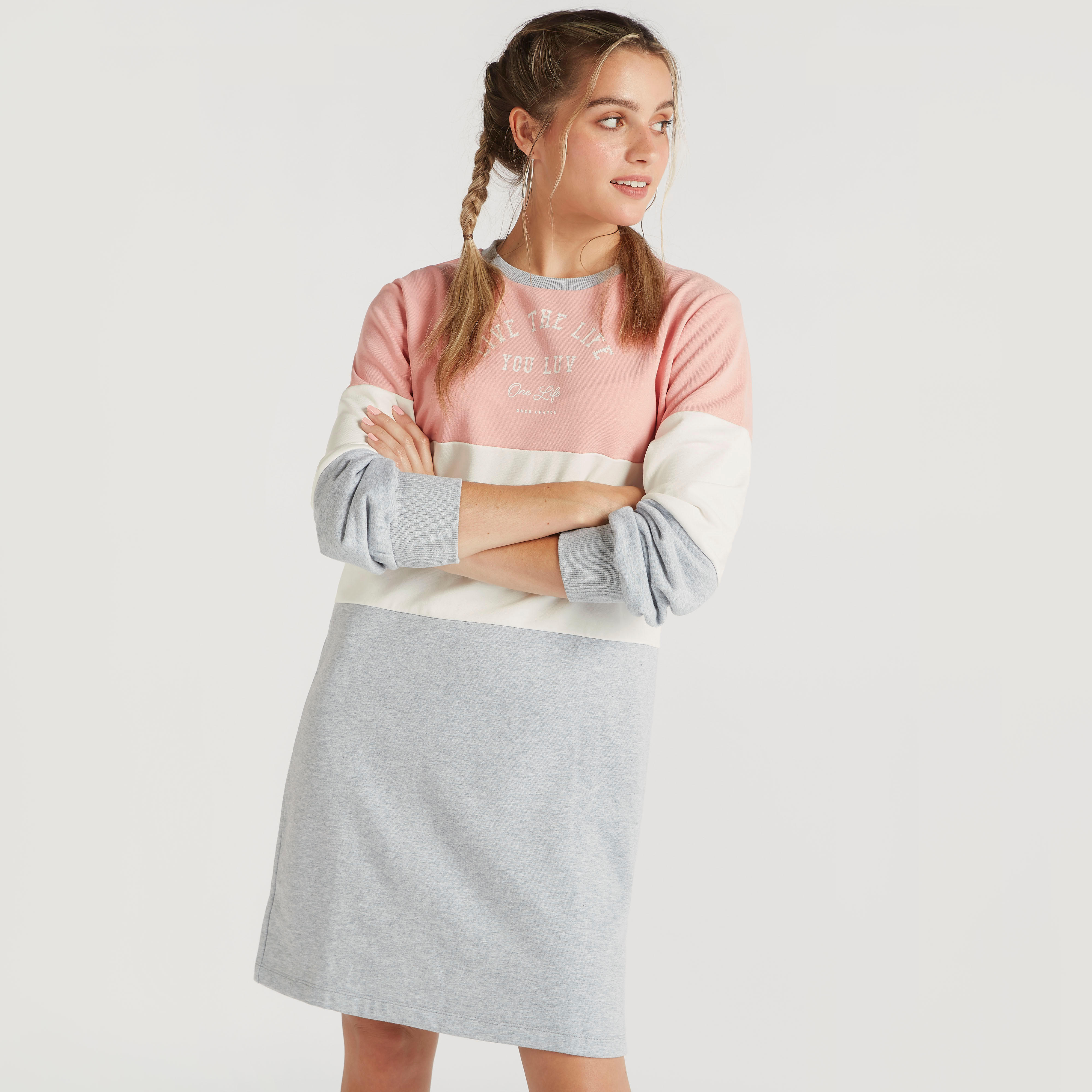 فستان سويت شيرت قصير بطبعات وأكمام طويلة-women-clothing-dresses-image-1