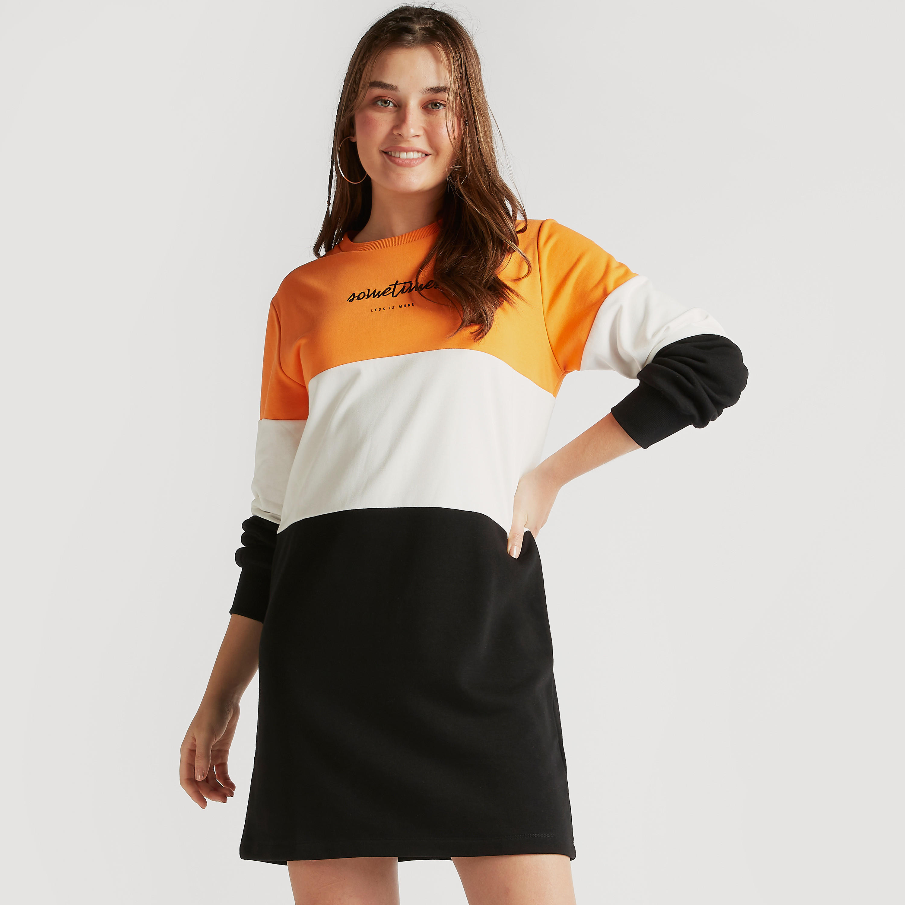 فستان جامبر قصير مطرّز بأكمام طويلة-women-clothing-dresses-image-1