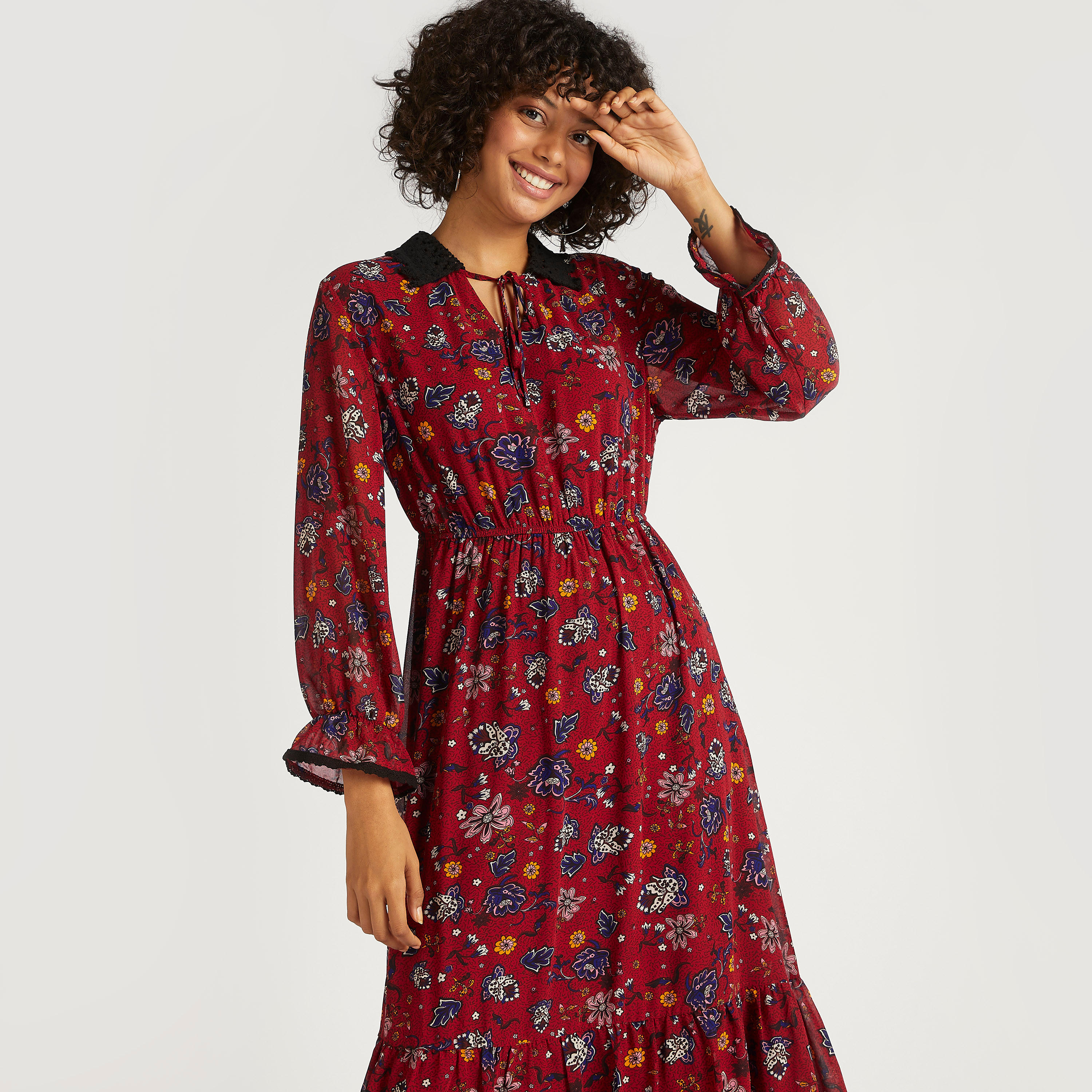 فستان متعدّد الطبقات ميدي إيه لاين بطبعات أزهار وأكمام طويلة وخصر مطّاطي-women-clothing-dresses-image-2