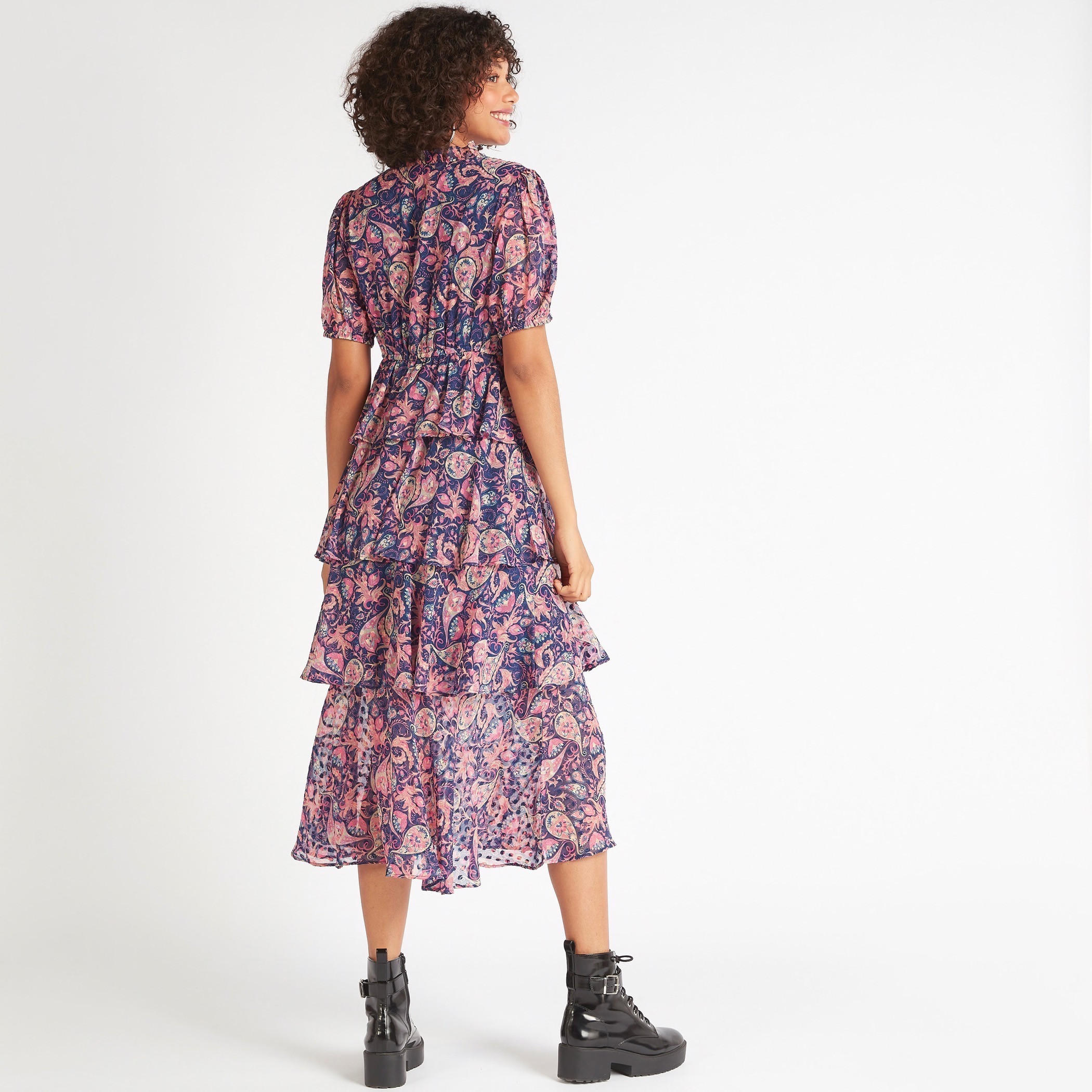 فستان ميدي إيه لاين متعدّد الطبقات بطبعات بيزلي وأكمام منفوخة-women-clothing-dresses-image-4