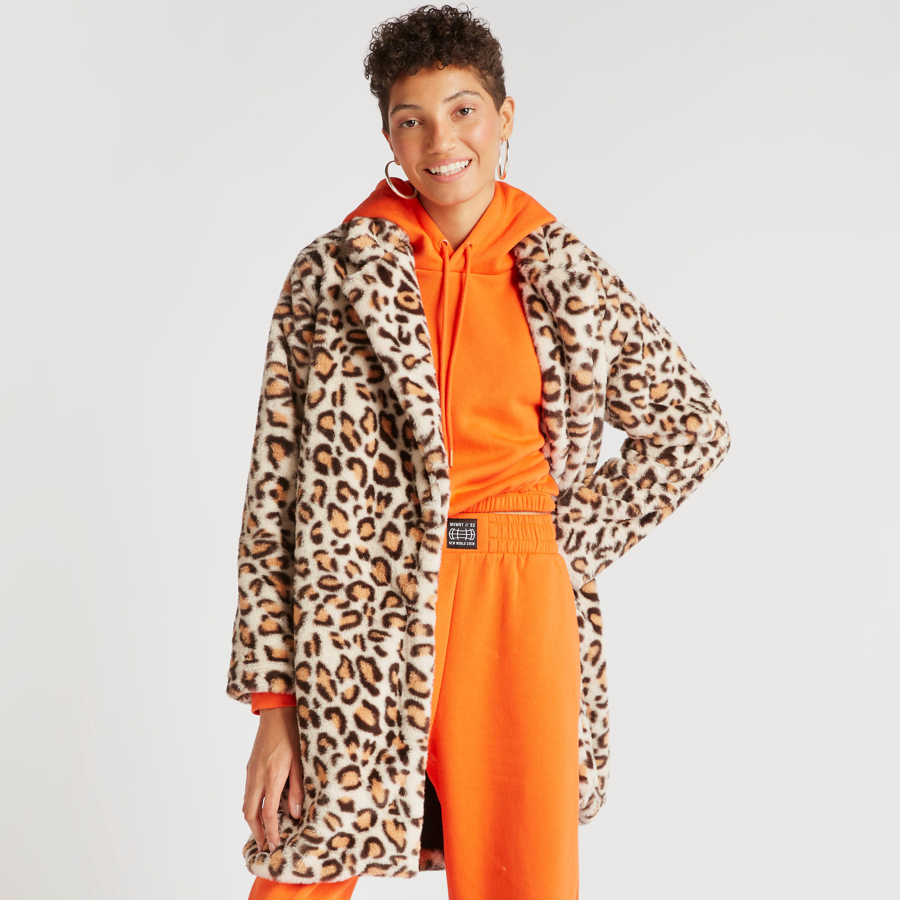 معطف فرو طويل بجيوب مع طبعات نمر-women-clothing-coatsandjackets-coats-image-6