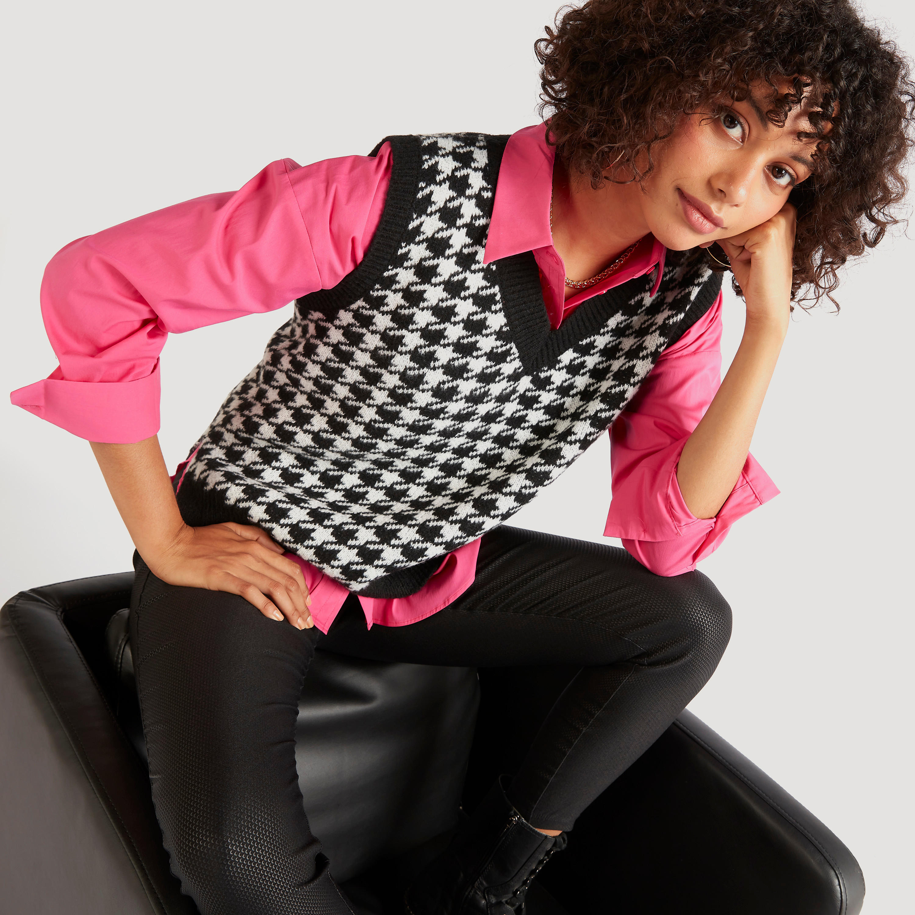 Checked V-neck Sleeveless Sweater-women-clothing-cardigansandjumpers-jumpers-image-1