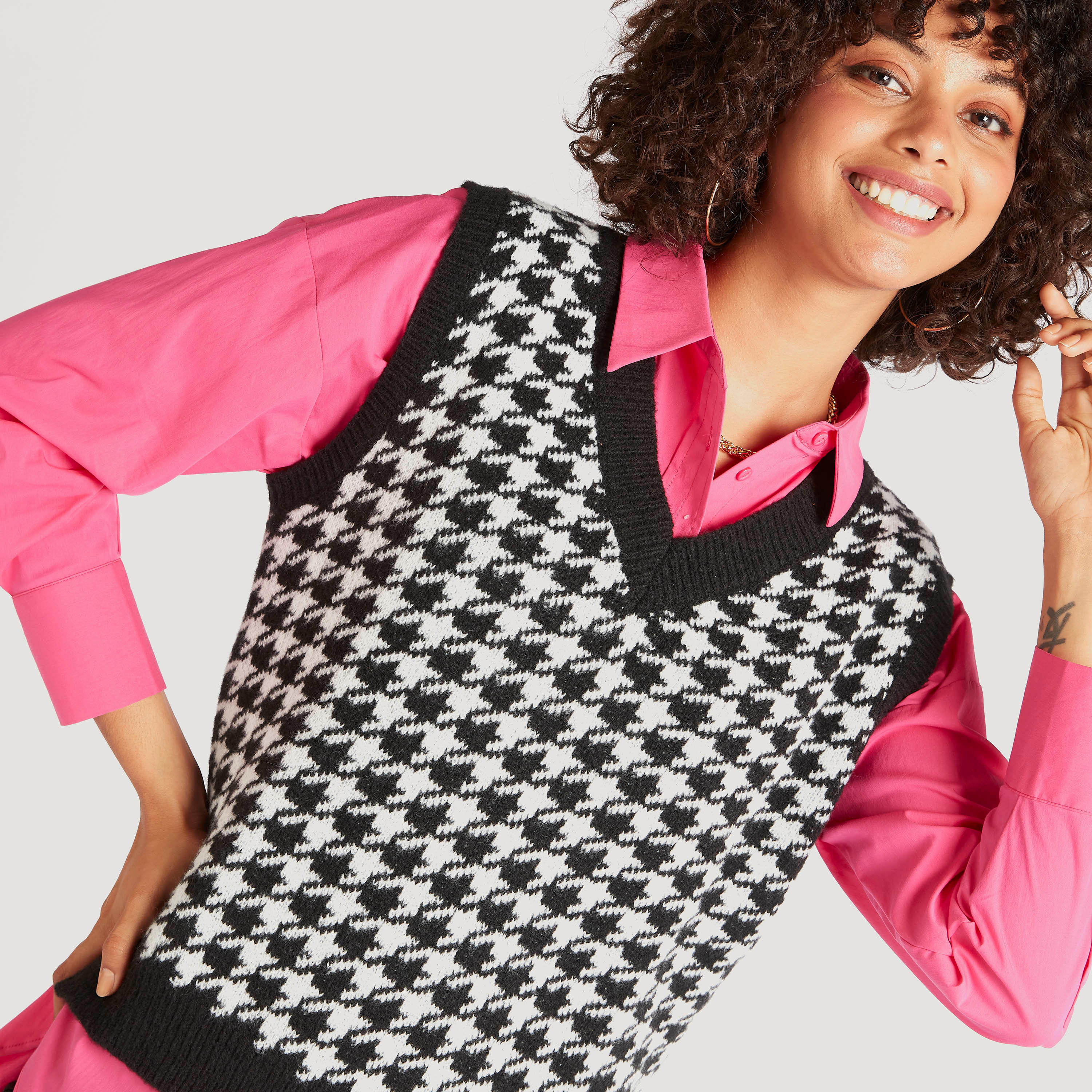 Checked V-neck Sleeveless Sweater-women-clothing-cardigansandjumpers-jumpers-image-5