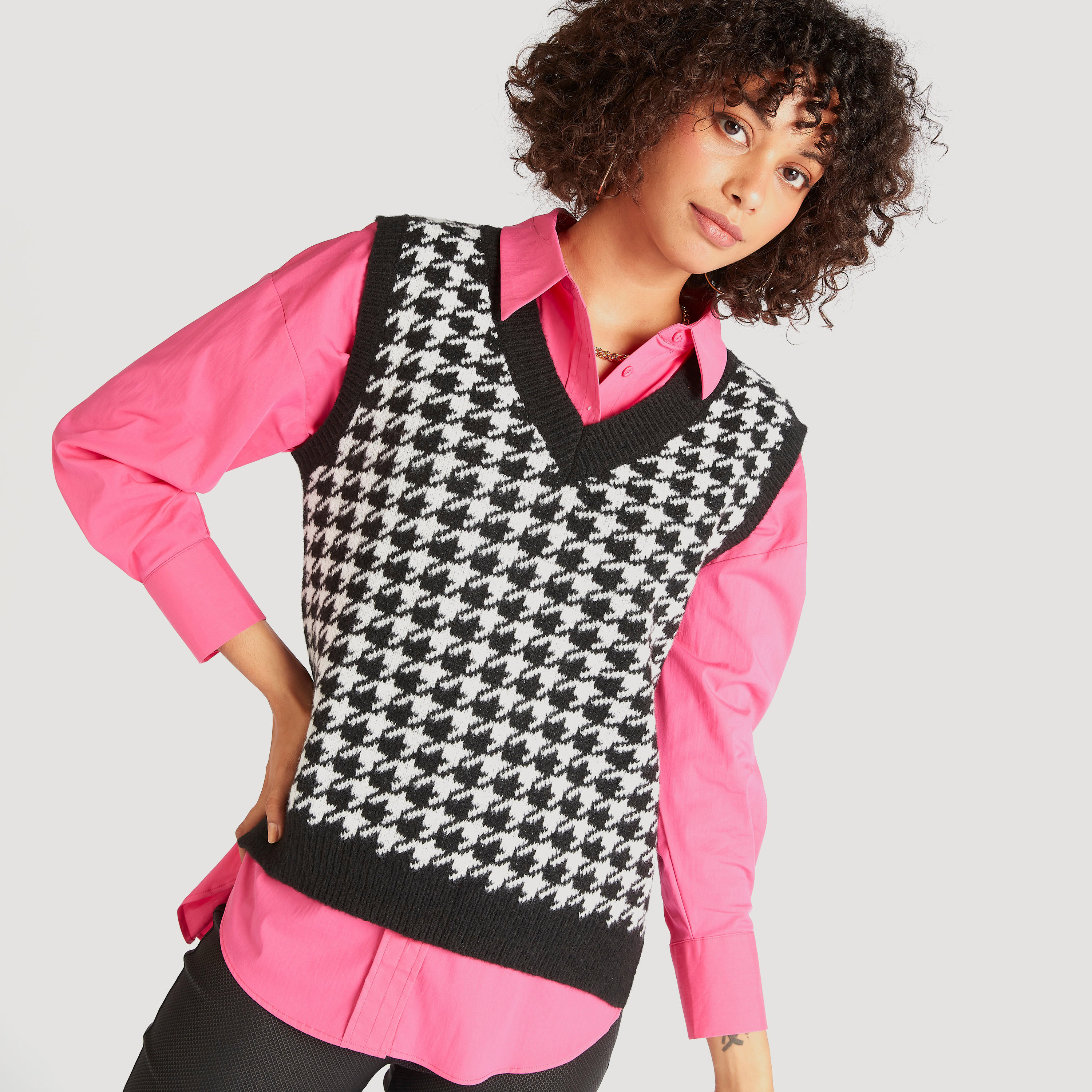 Checked V-neck Sleeveless Sweater-women-clothing-cardigansandjumpers-jumpers-image-7