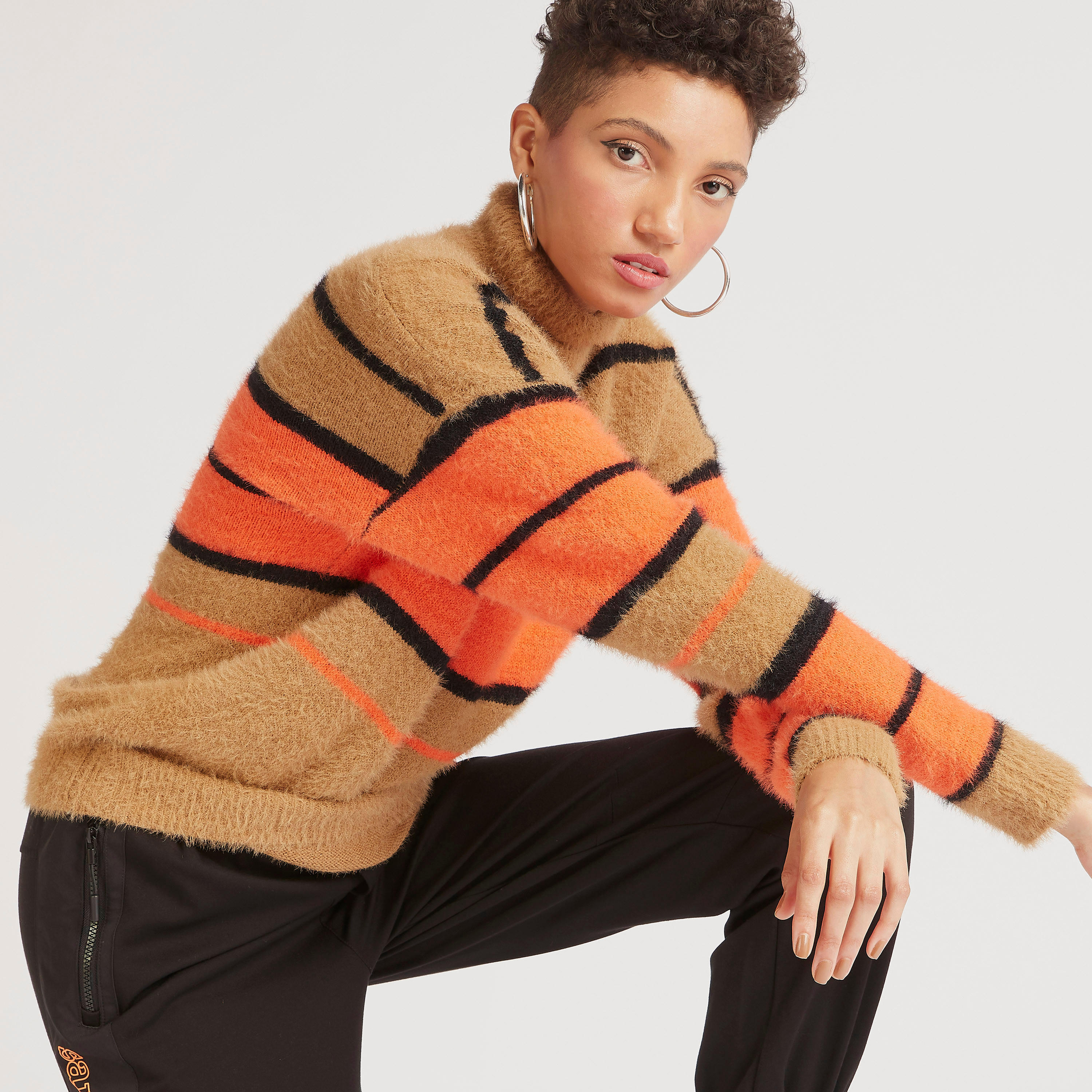 كنزة مقلّمة بأكمام طويلة وياقة عالية-women-clothing-cardigansandjumpers-jumpers-image-1