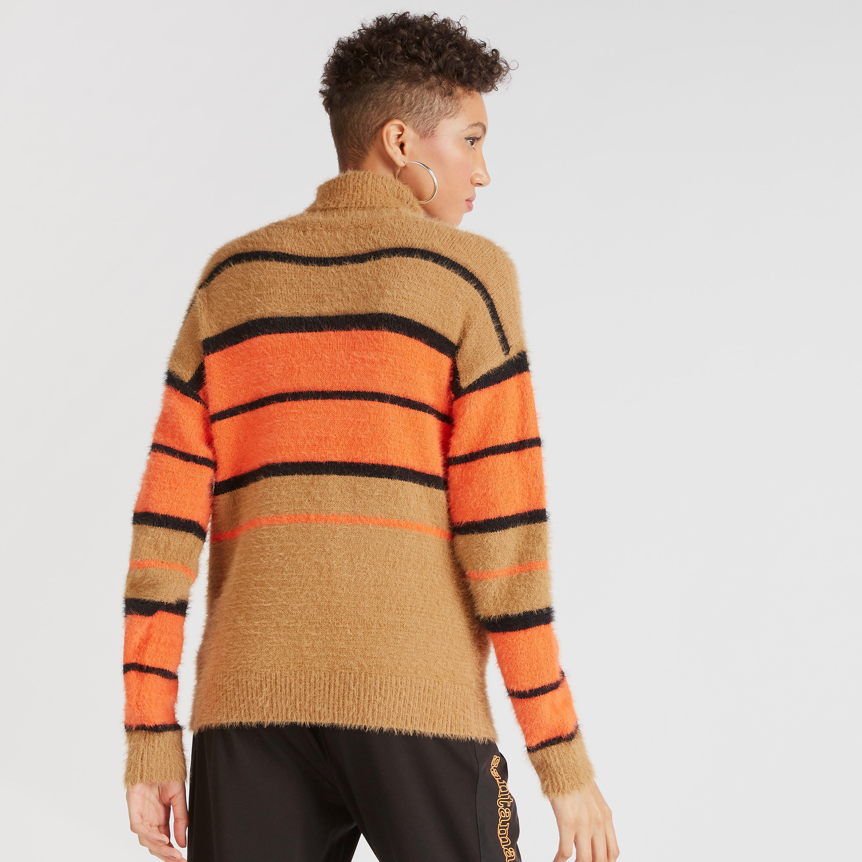كنزة مقلّمة بأكمام طويلة وياقة عالية-women-clothing-cardigansandjumpers-jumpers-image-4