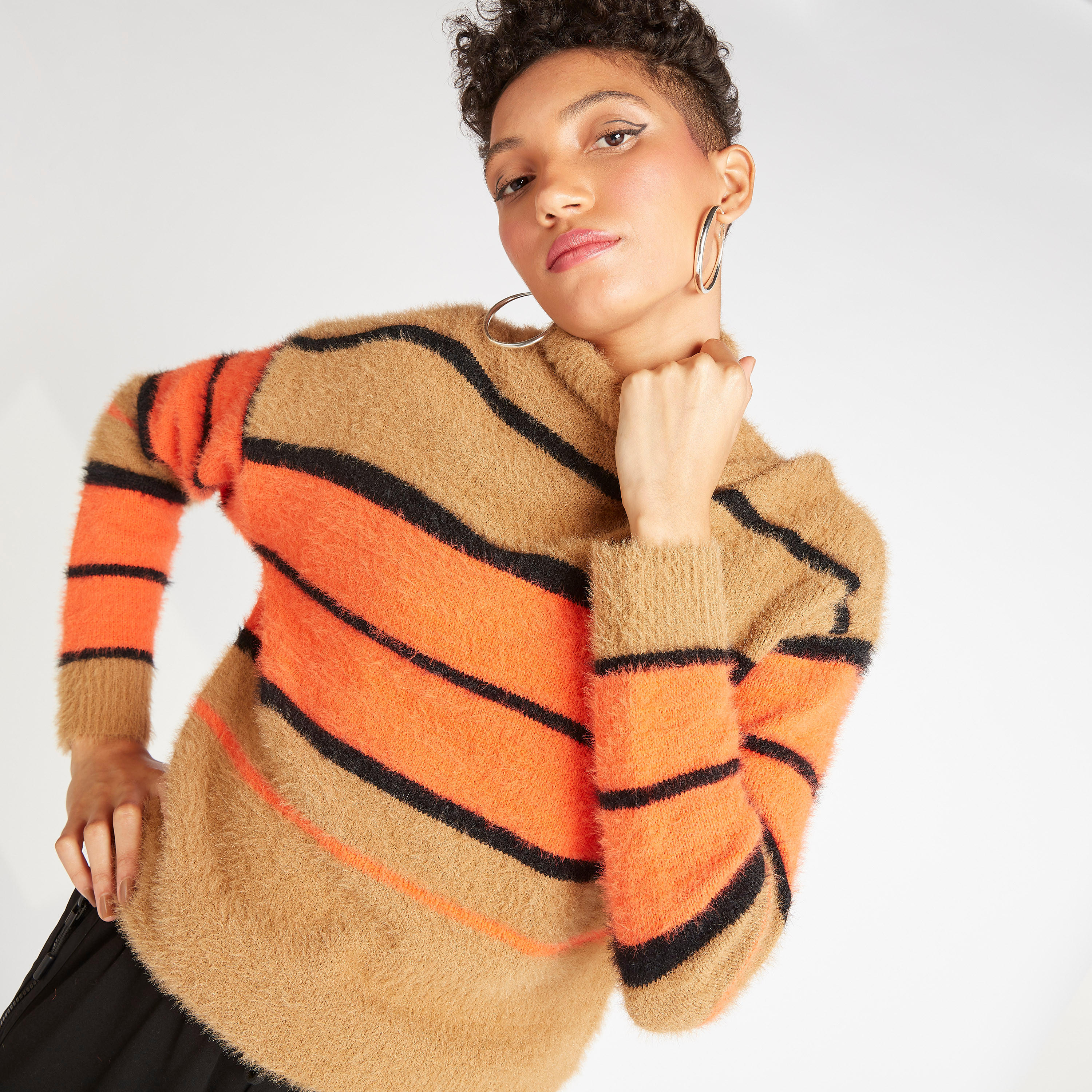 كنزة مقلّمة بأكمام طويلة وياقة عالية-women-clothing-cardigansandjumpers-jumpers-image-5