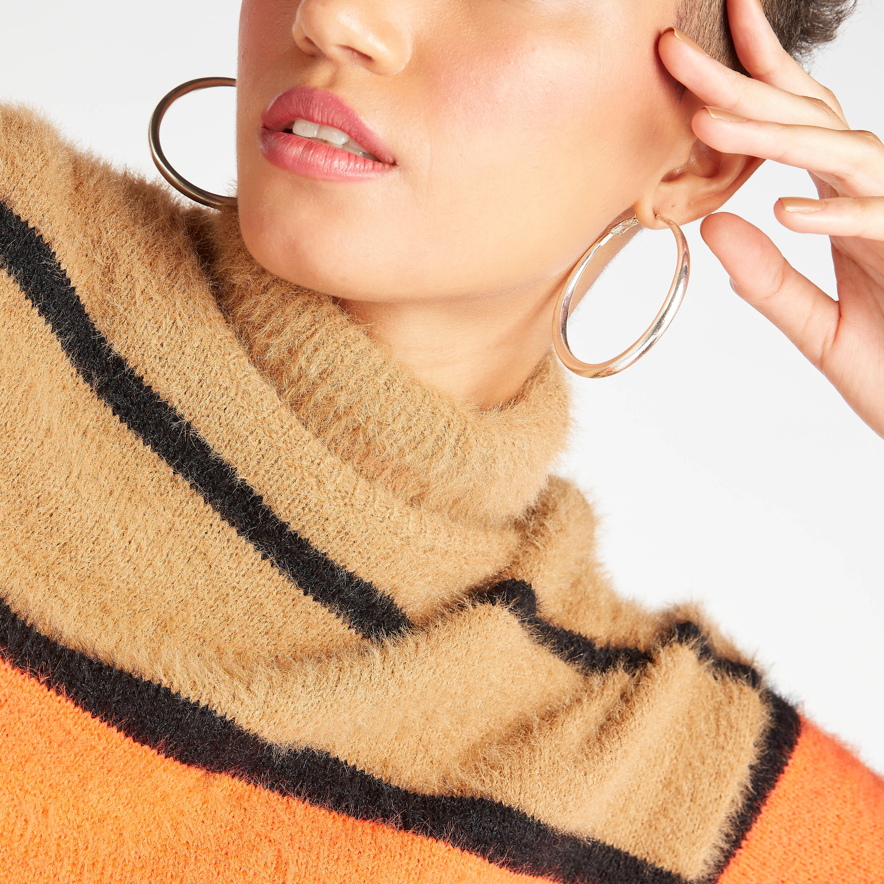 كنزة مقلّمة بأكمام طويلة وياقة عالية-women-clothing-cardigansandjumpers-jumpers-image-7
