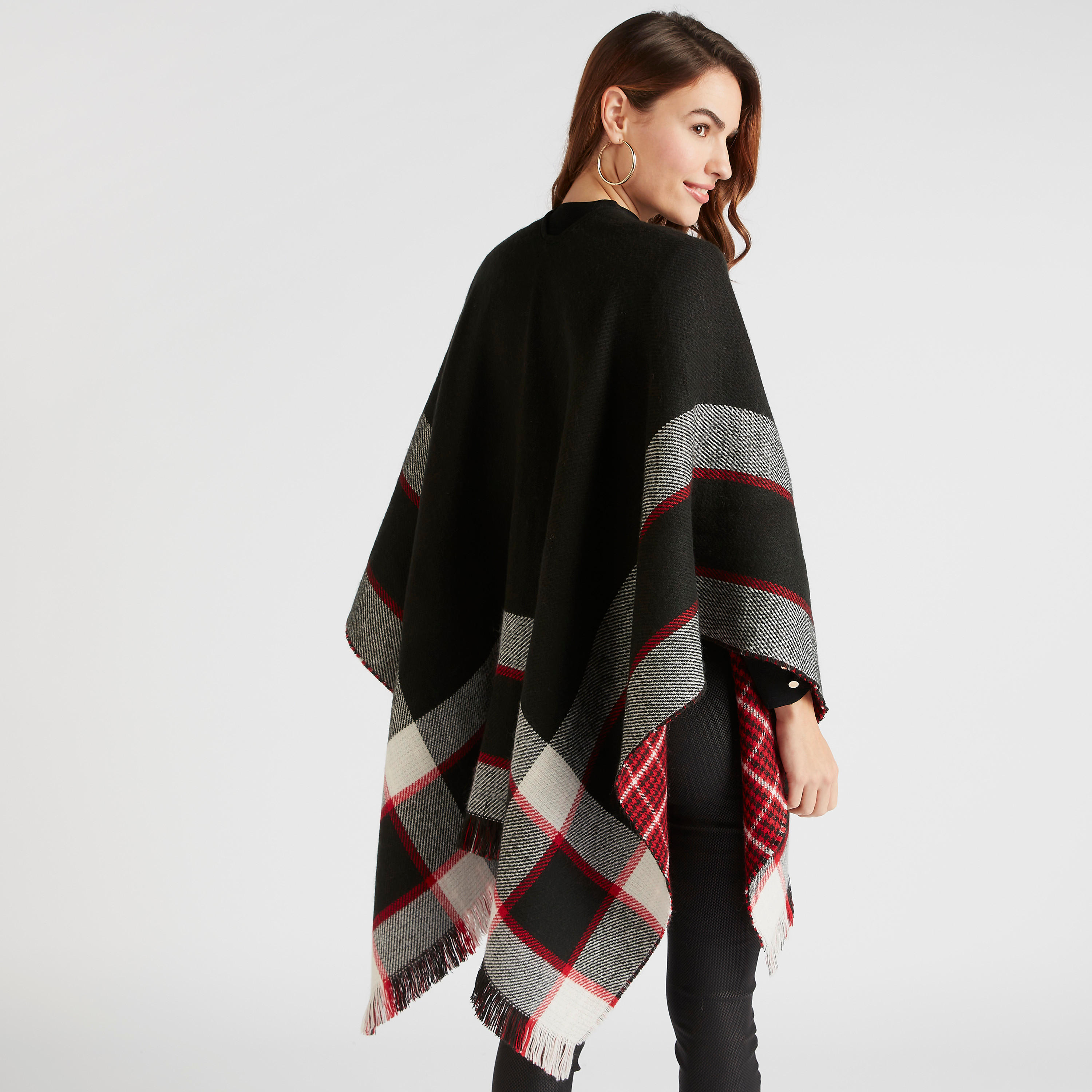 بونشو كاروهات يستخدم على الوجهين بأزرار إغلاق متداخلة-women-winterwear-coatsandjackets-jackets-image-2