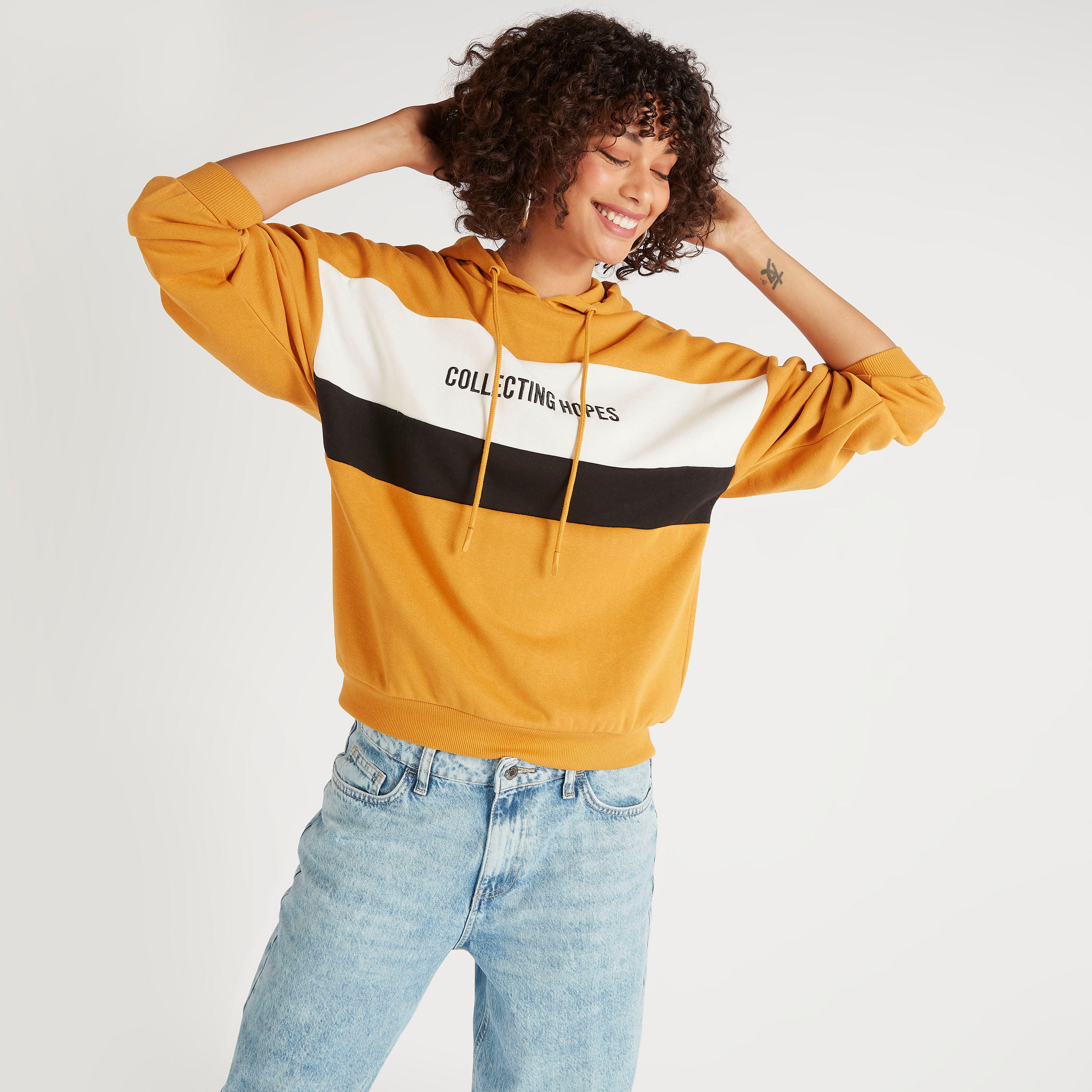 سويت شيرت بتصميم قوالب ملونة وأكمام طويلة من جونيورز-women-winterwear-hoodiesandsweatshirts-sweatshirts-image-1
