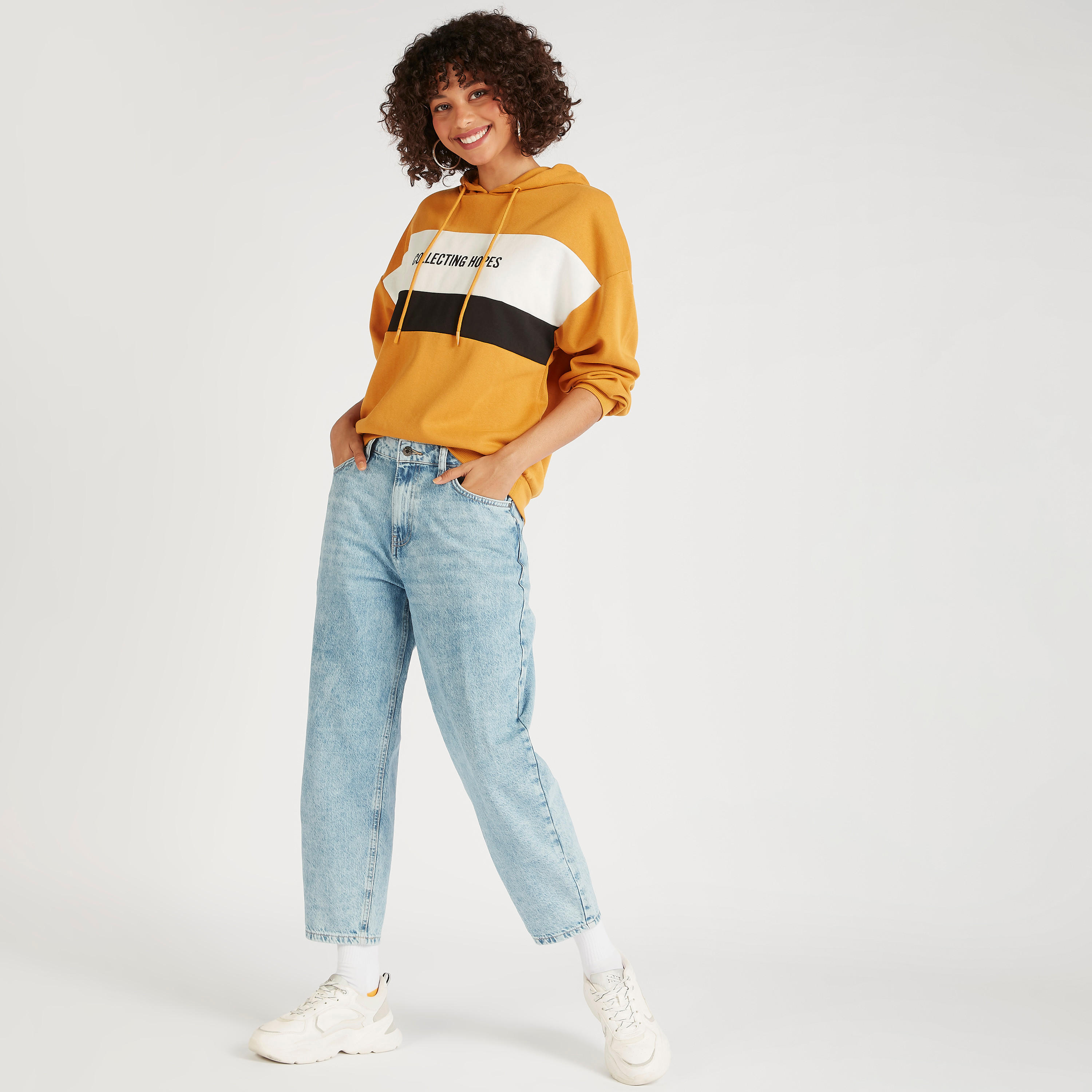 سويت شيرت بتصميم قوالب ملونة وأكمام طويلة من جونيورز-women-winterwear-hoodiesandsweatshirts-sweatshirts-image-2