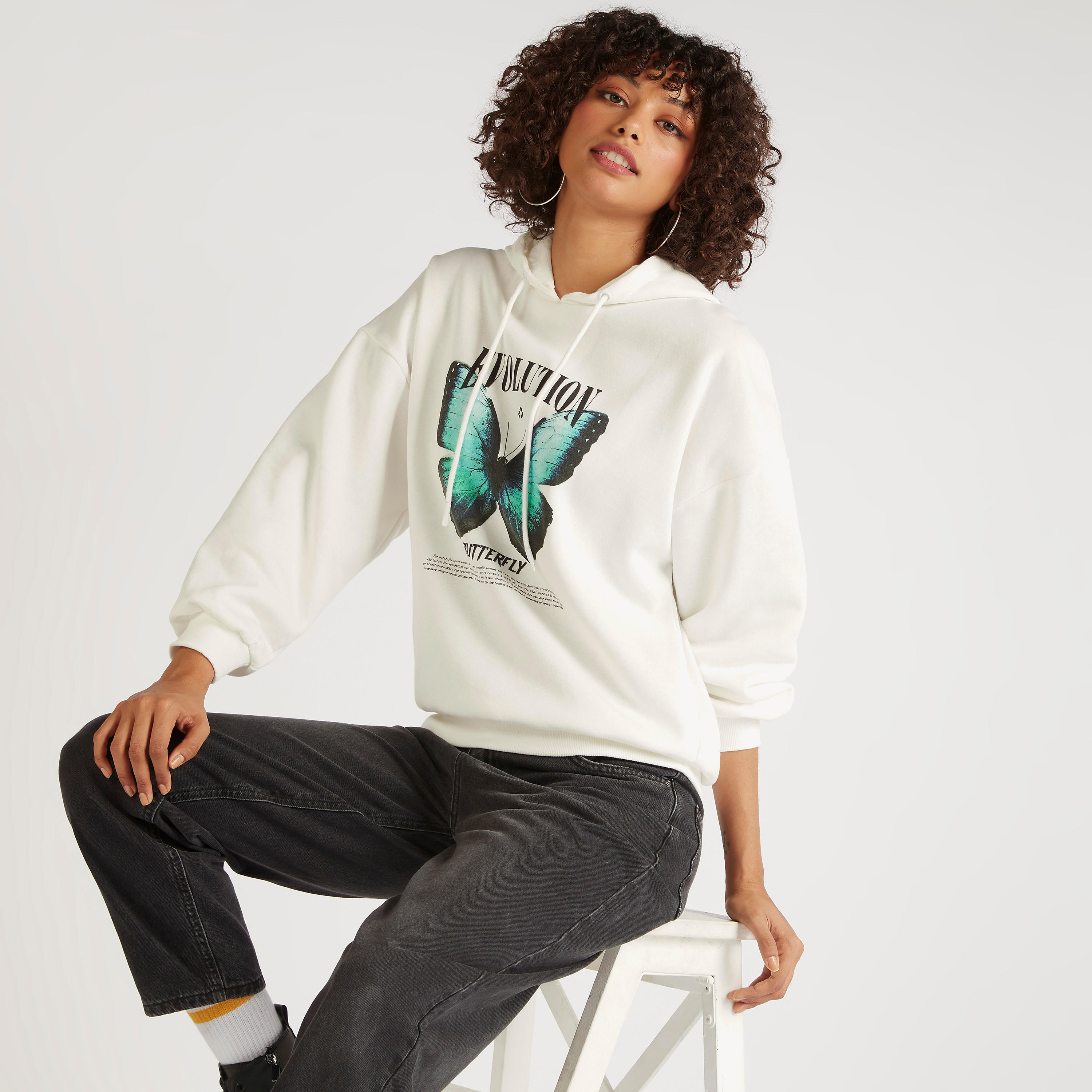 هودي بأكمام طويلة وطبعات-women-winterwear-hoodiesandsweatshirts-sweatshirts-image-1