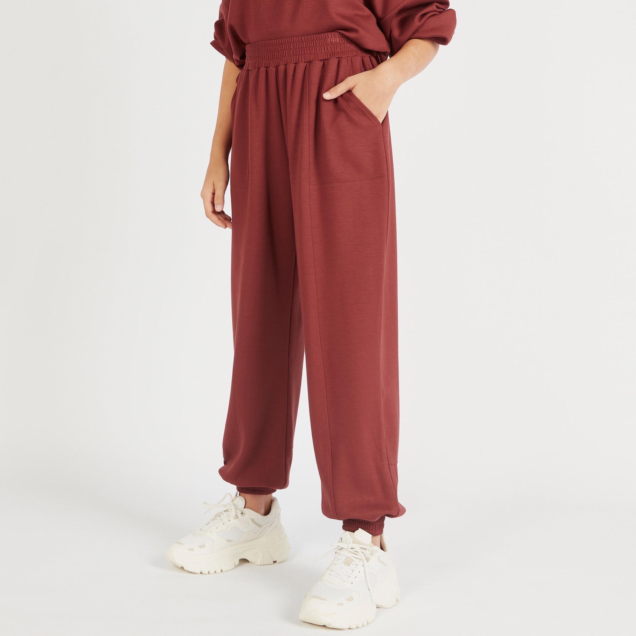 بنطلون رياضي سادة بخصر مطّاطي متوسّط الارتفاع وجيوب-women-clothing-bottoms-joggers-image-5