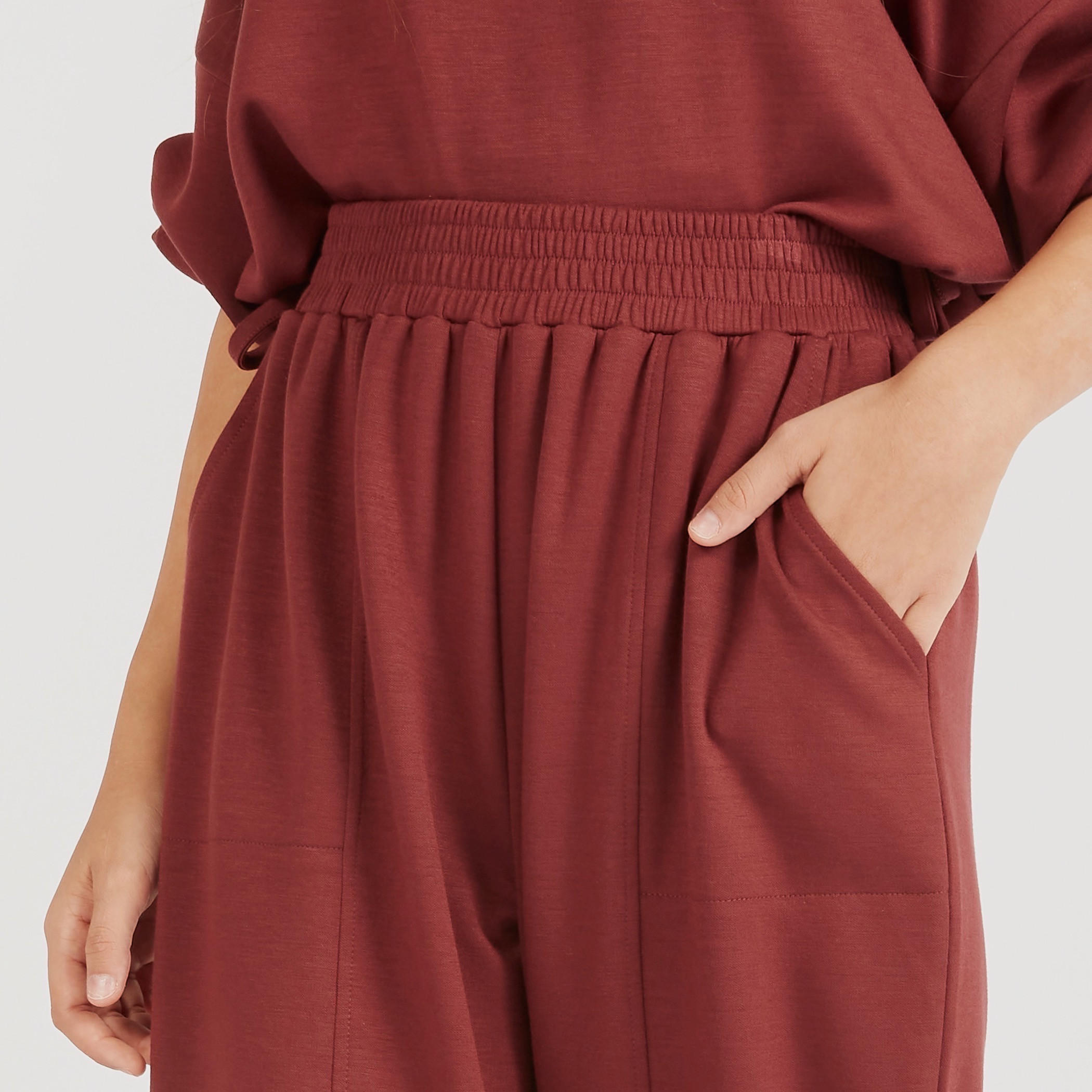 بنطلون رياضي سادة بخصر مطّاطي متوسّط الارتفاع وجيوب-women-clothing-bottoms-joggers-image-3