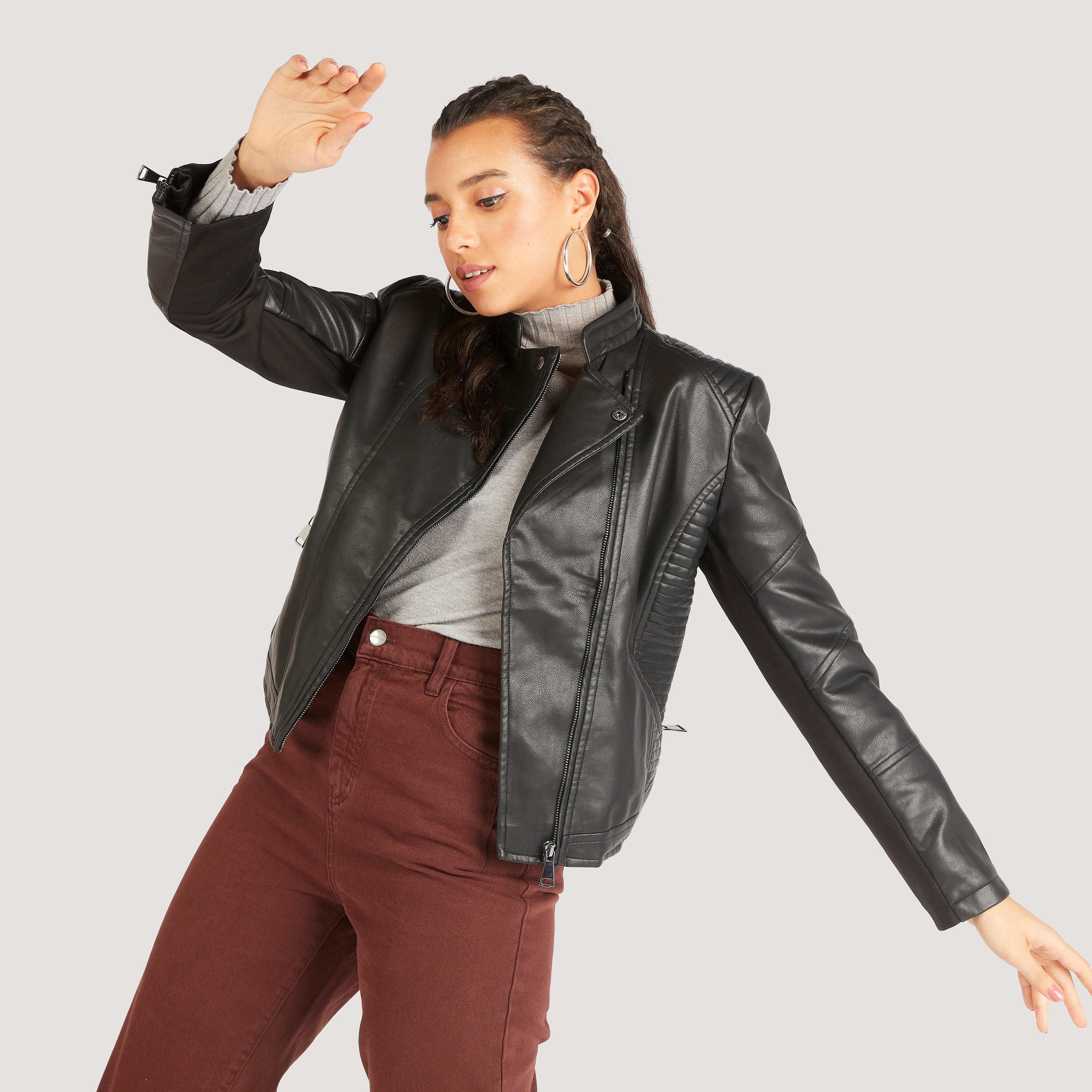 جاكيت بايكر بسحّاب وأكمام طويلة وجيوب-women-winterwear-coatsandjackets-jackets-image-1