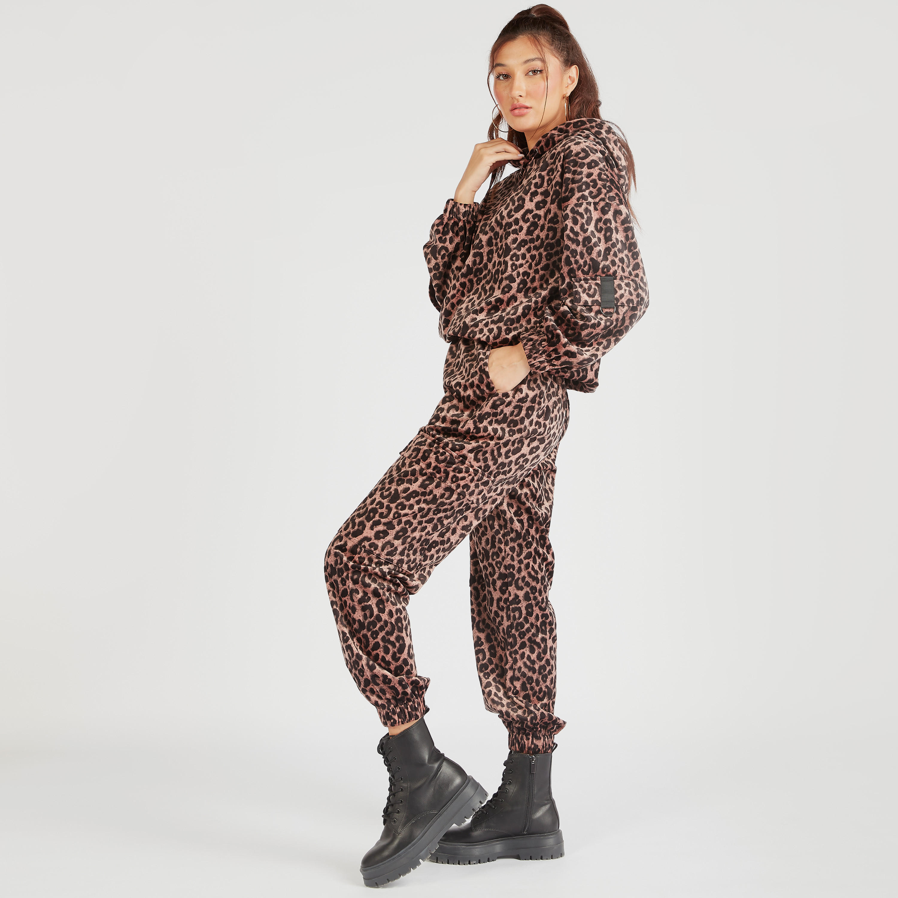 هودي بأكمام طويلة وطبعات حيوانات-women-winterwear-hoodiesandsweatshirts-hoodies-image-7
