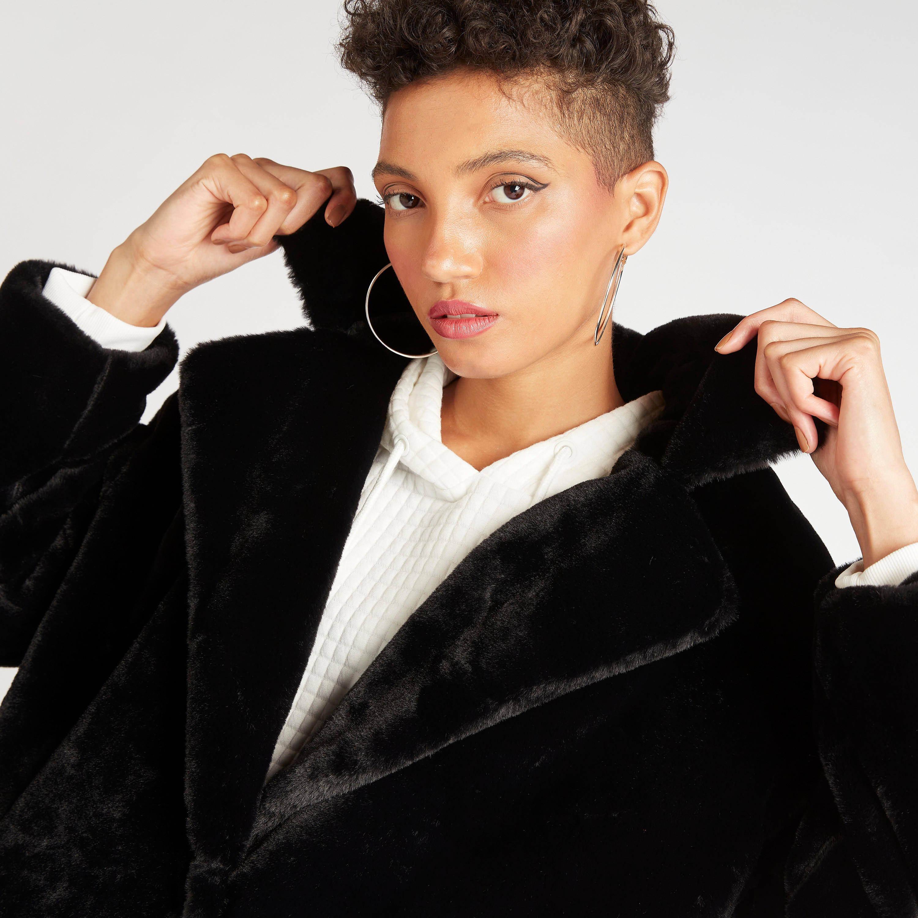 جاكيت طويل بارز الملمس بياقة عادية-women-winterwear-coatsandjackets-jackets-image-4