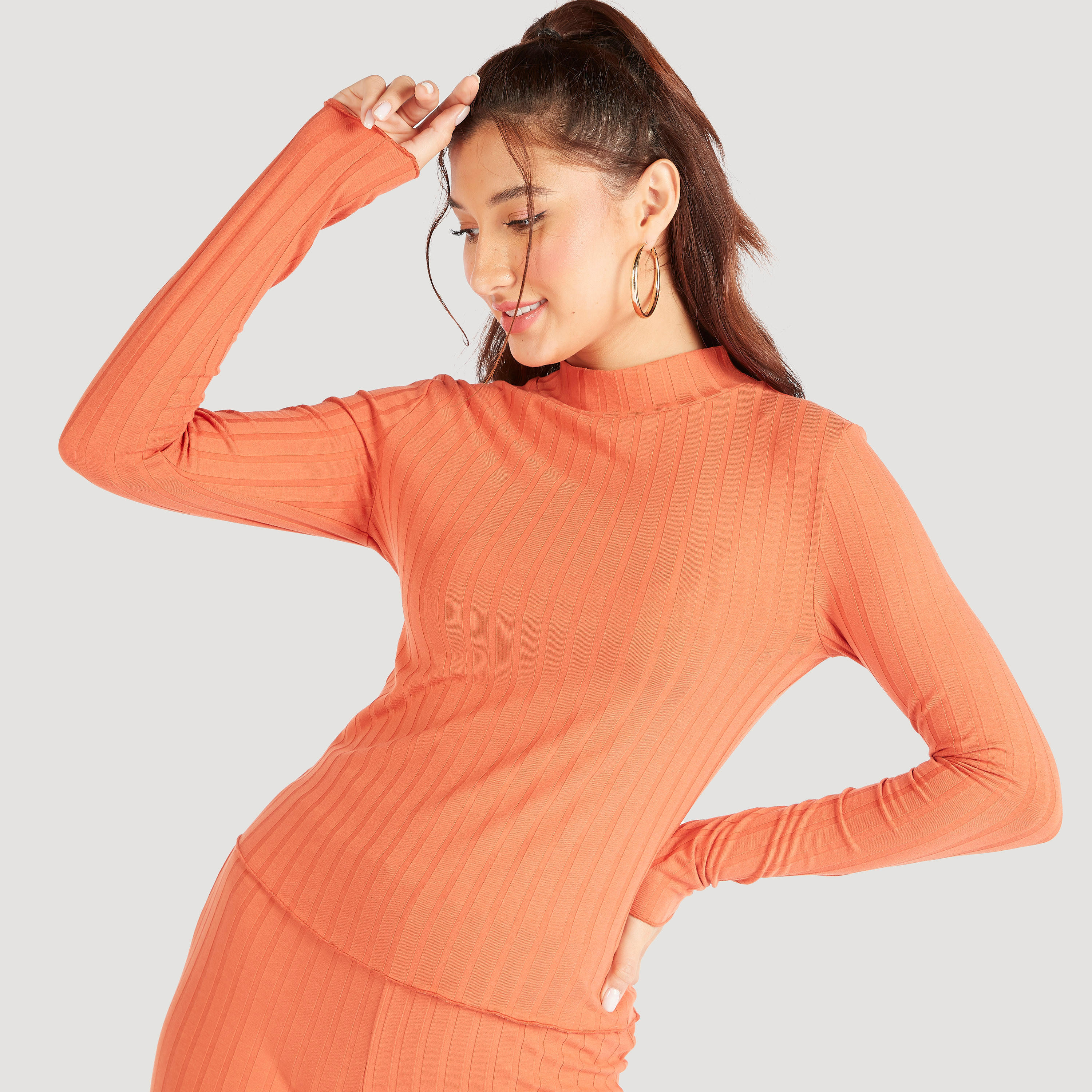 تيشيرت بارز الملمس بياقة عالية وأكمام طويلة-women-clothing-tshirts-image-1